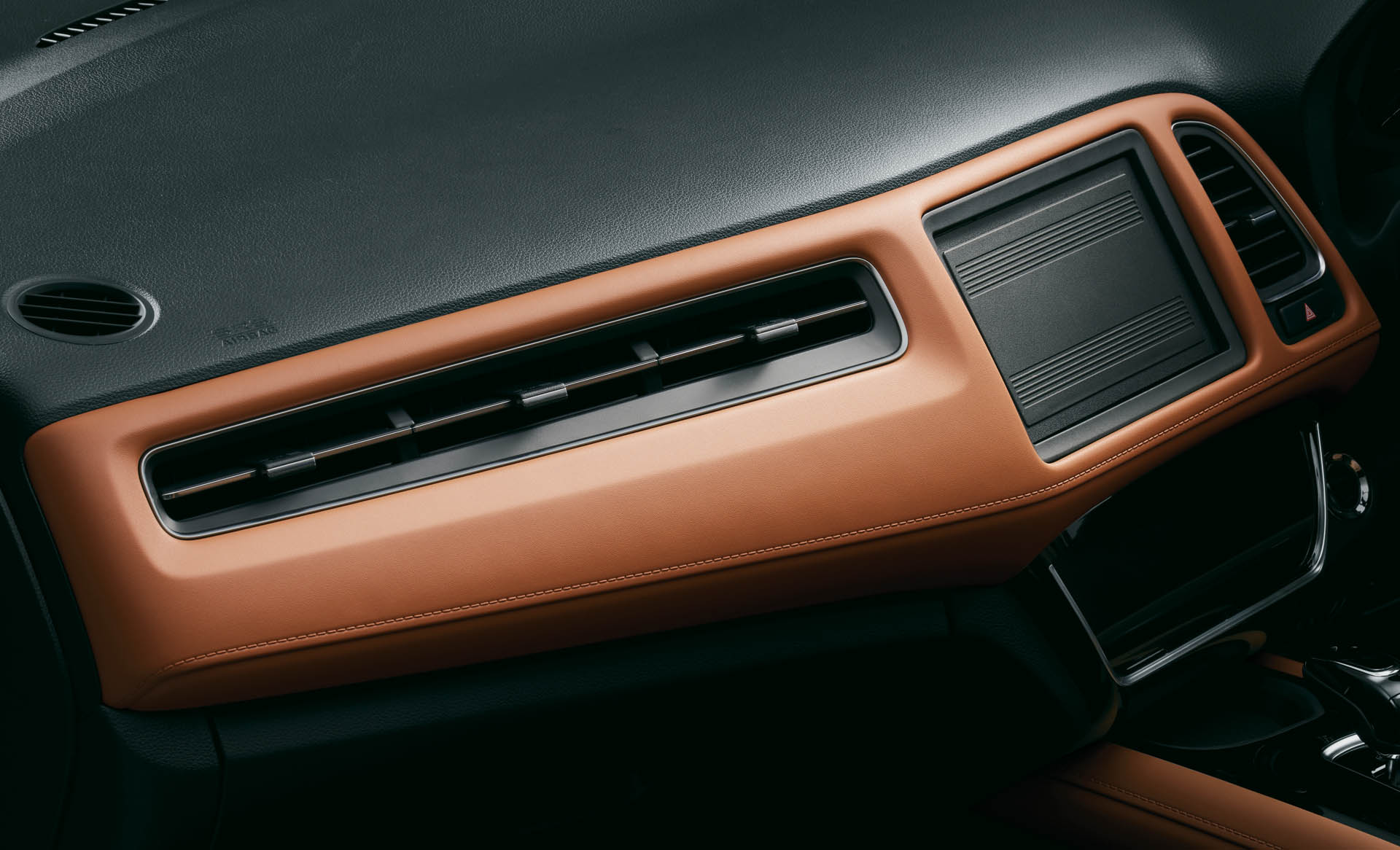 4180215-vezel_038H copy Honda Vezel Relaunches In Japan With A Mild Facelift