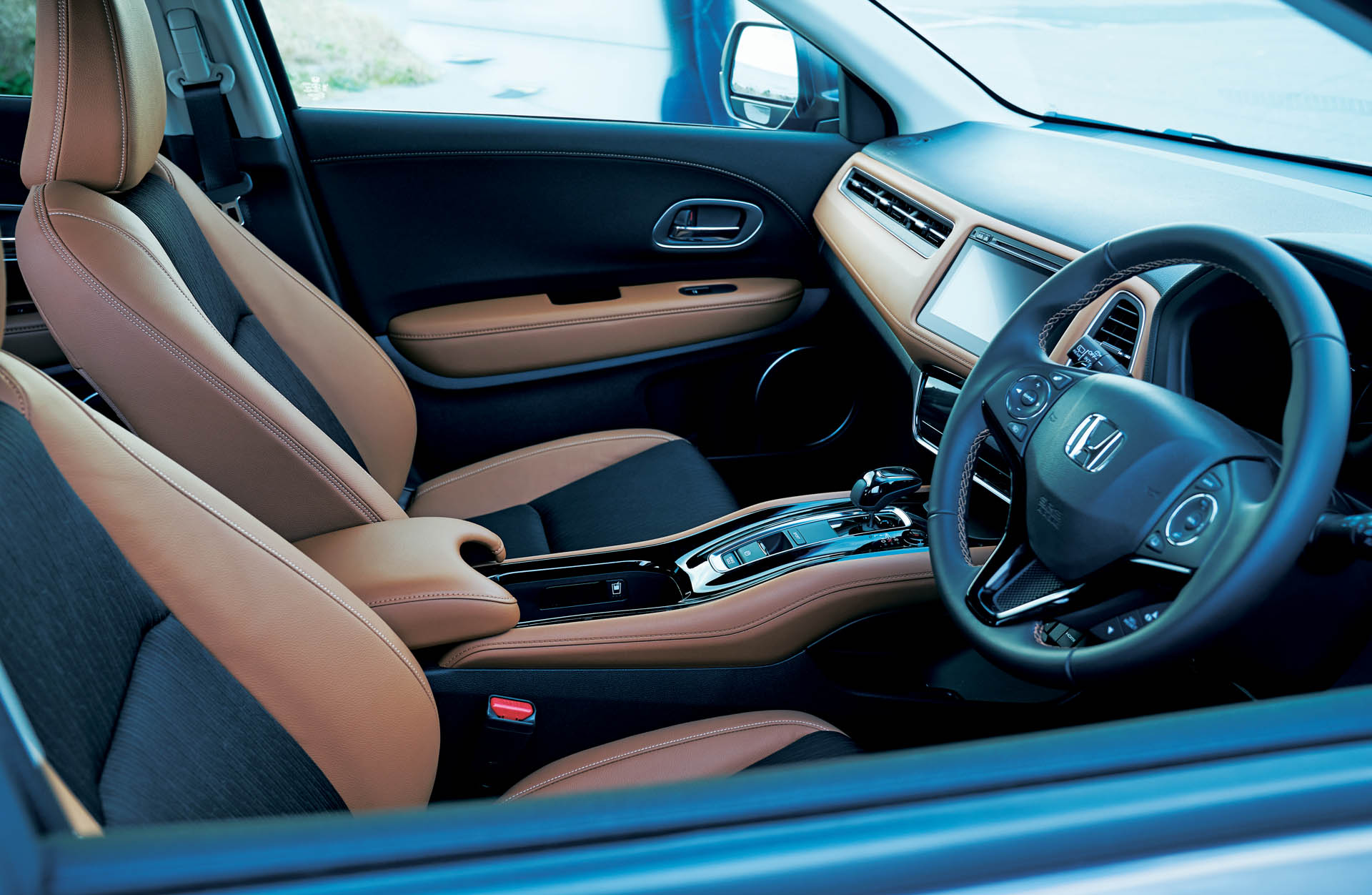 4180215-vezel_040H copy Honda Vezel Relaunches In Japan With A Mild Facelift