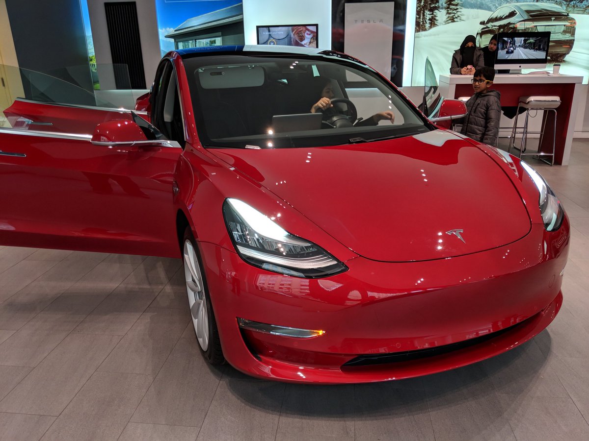 7 Tesla Model 3 Show Car Reveals Poor Quality Control Issues