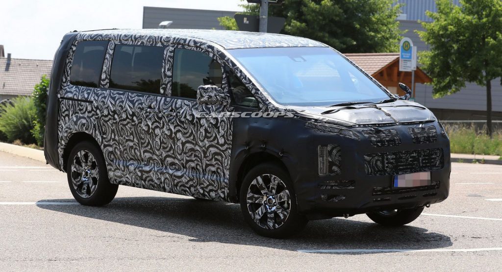  2019 Mitsubishi Delica Is A Minivan Crossover Based On The Outlander