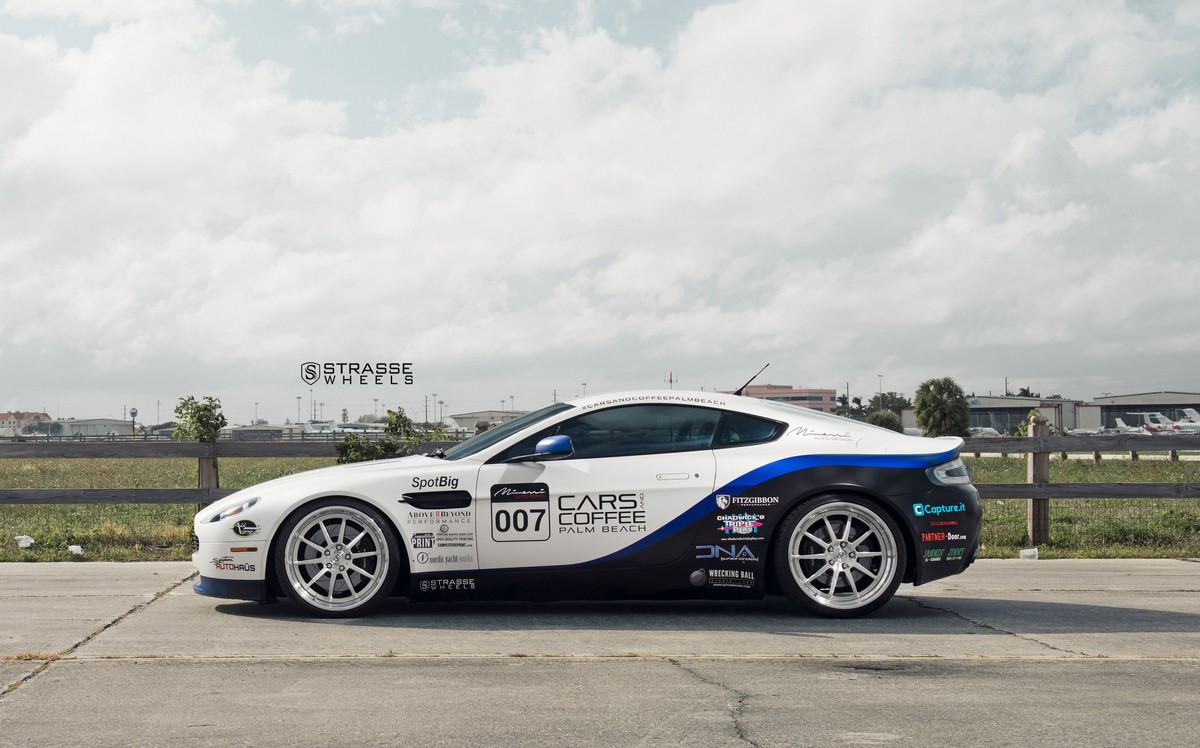 Aston-Martin-V8-Vantage-R10-Performance-7 Aston Martin V8 Vantage Looks Rather Racy On Strasse Wheels