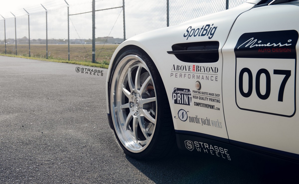 Aston-Martin-V8-Vantage-R10-Performance-9 Aston Martin V8 Vantage Looks Rather Racy On Strasse Wheels