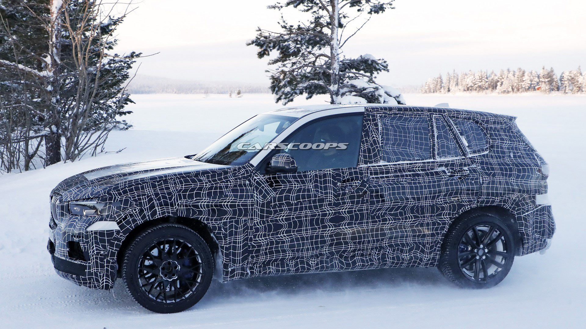 BMW-X5-M-7 New BMW X5 M Hides 600 Horses Behind Those Massive Nostrils