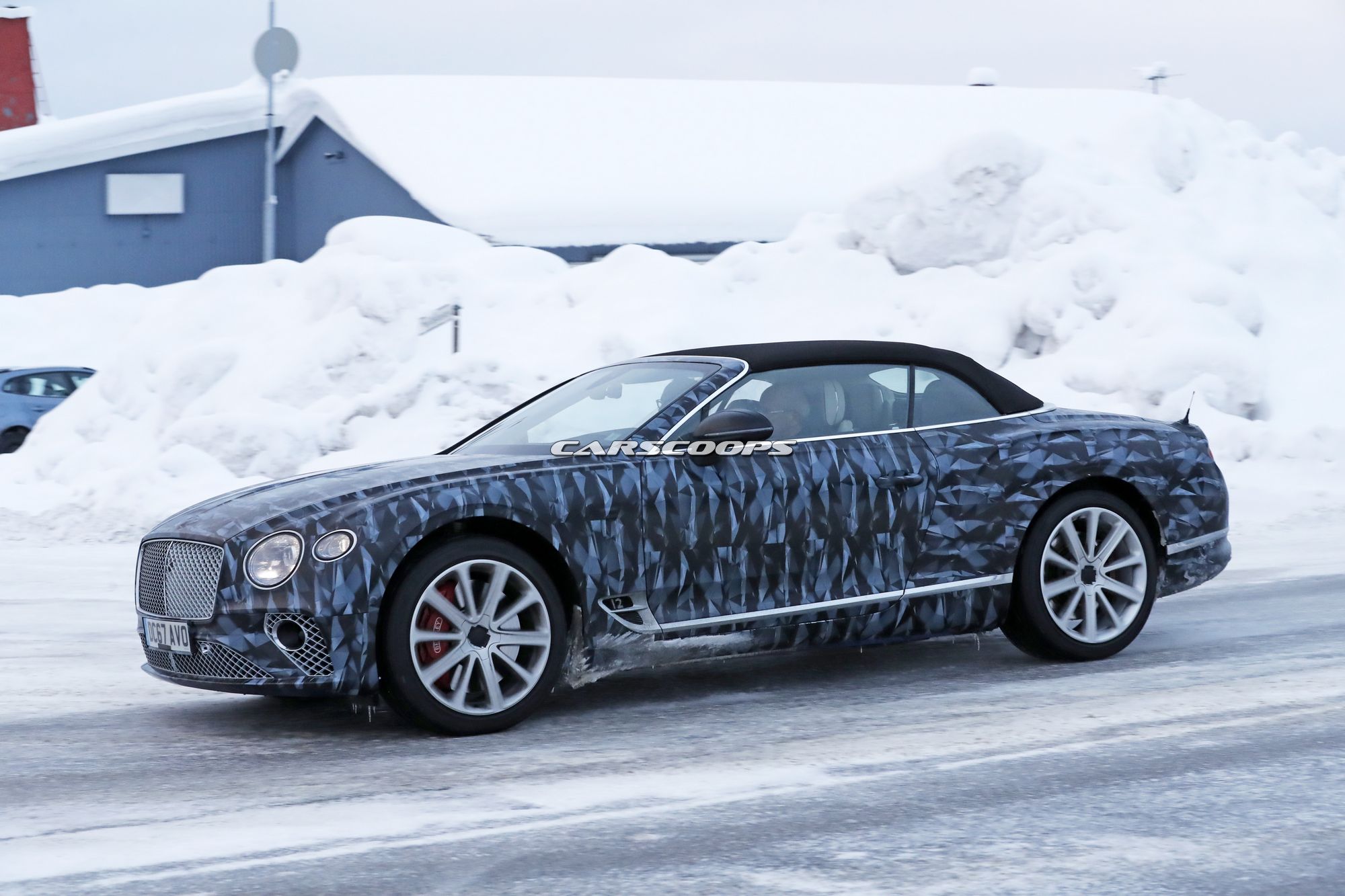 Bentley-Flying-Spur-Continental-GTC-Spy-11 Bentley Spied Benchmarking Continental GTC And Flying Spur Against Mercedes Duo
