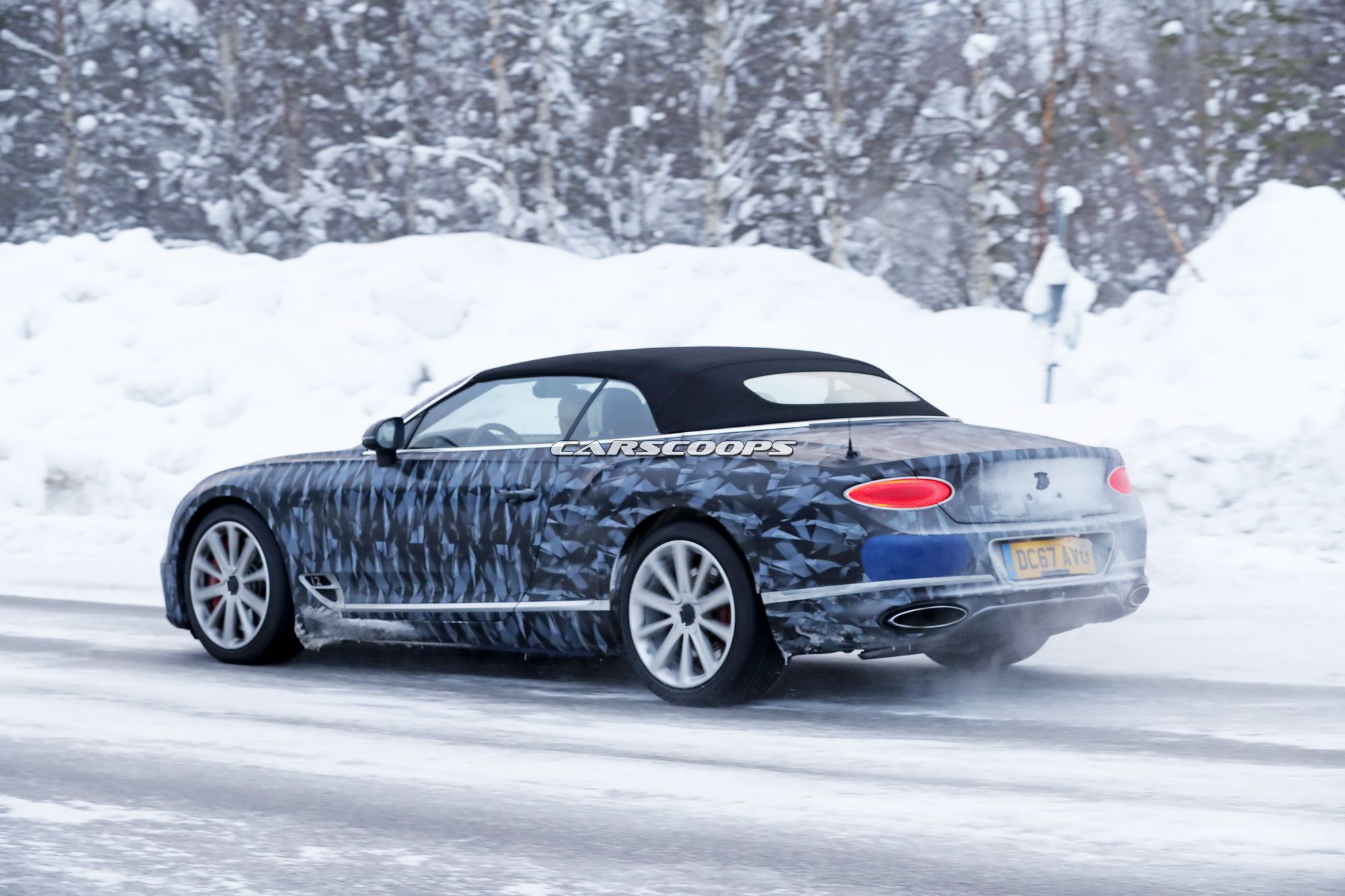 Bentley-Flying-Spur-Continental-GTC-Spy-14 Bentley Spied Benchmarking Continental GTC And Flying Spur Against Mercedes Duo