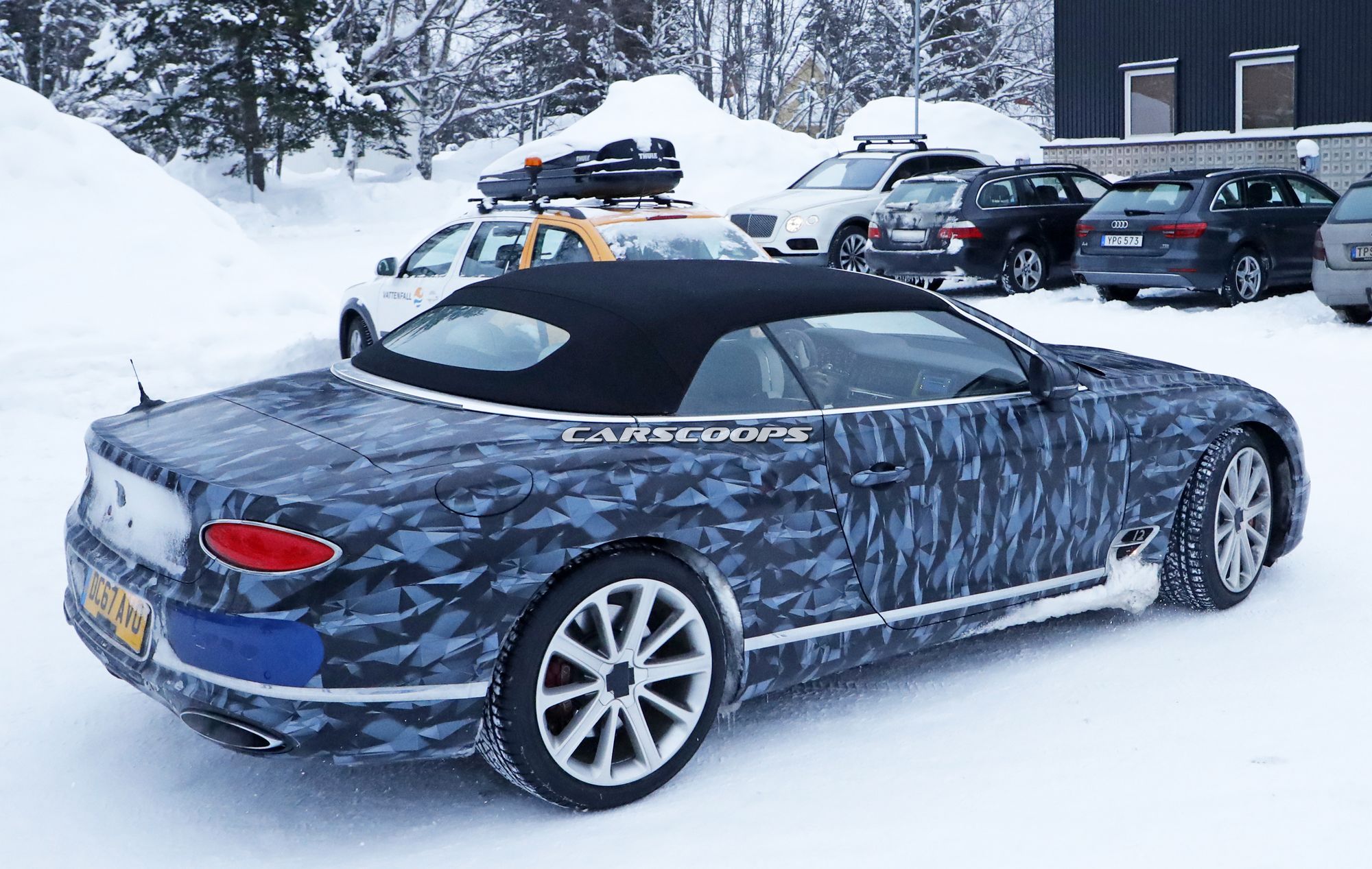 Bentley-Flying-Spur-Continental-GTC-Spy-5 Bentley Spied Benchmarking Continental GTC And Flying Spur Against Mercedes Duo