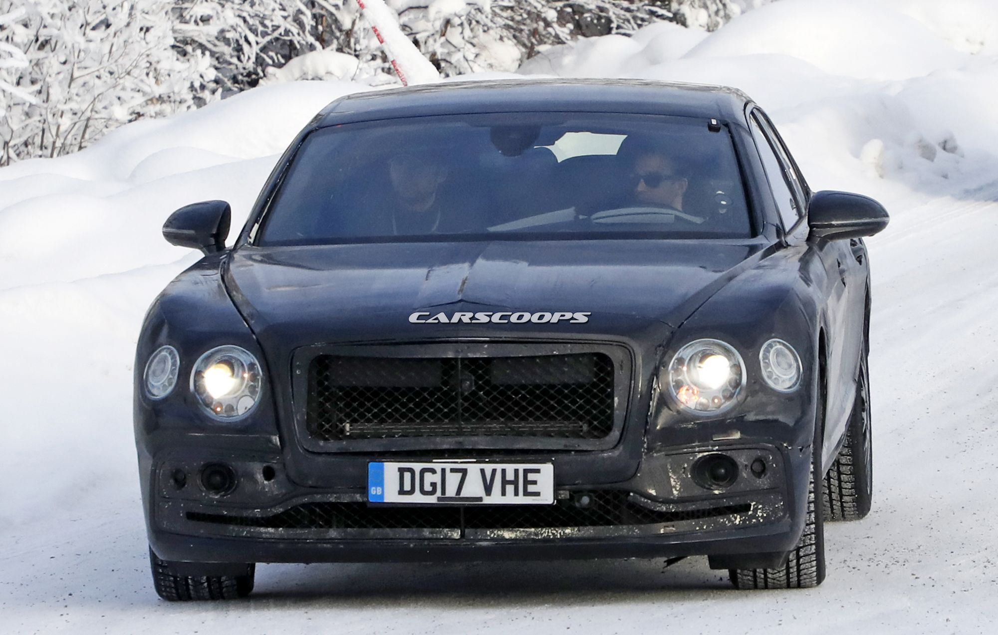 Bentley-Flying-Spur-Spy-2 2019 Bentley Flying Spur Wants To Steal Your Heart (And Your Wallet)