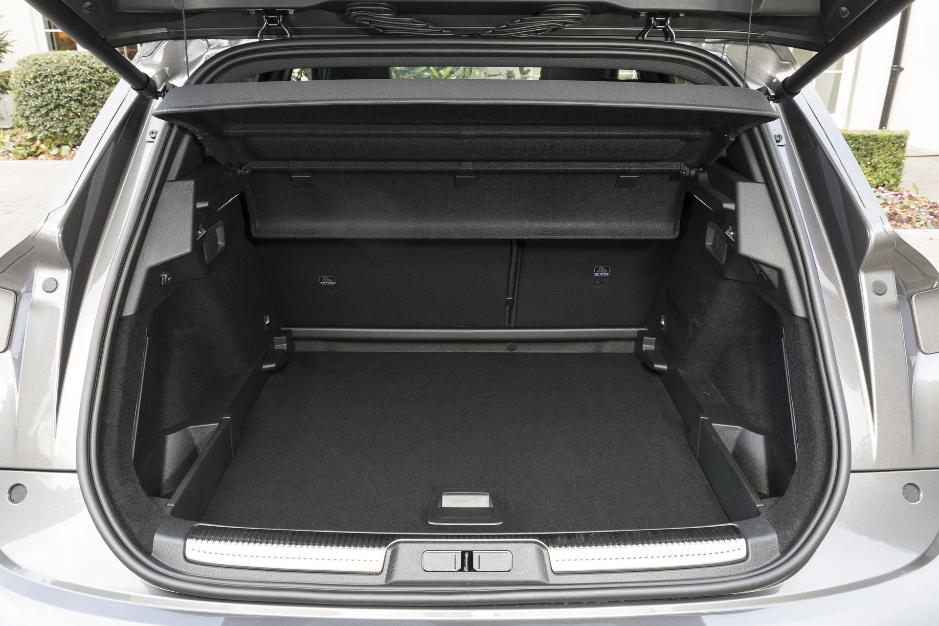 DS7- CROSSBACK-23 DS7 Crossback Arrives In The UK Ready To Steal The Show (50 Pics)