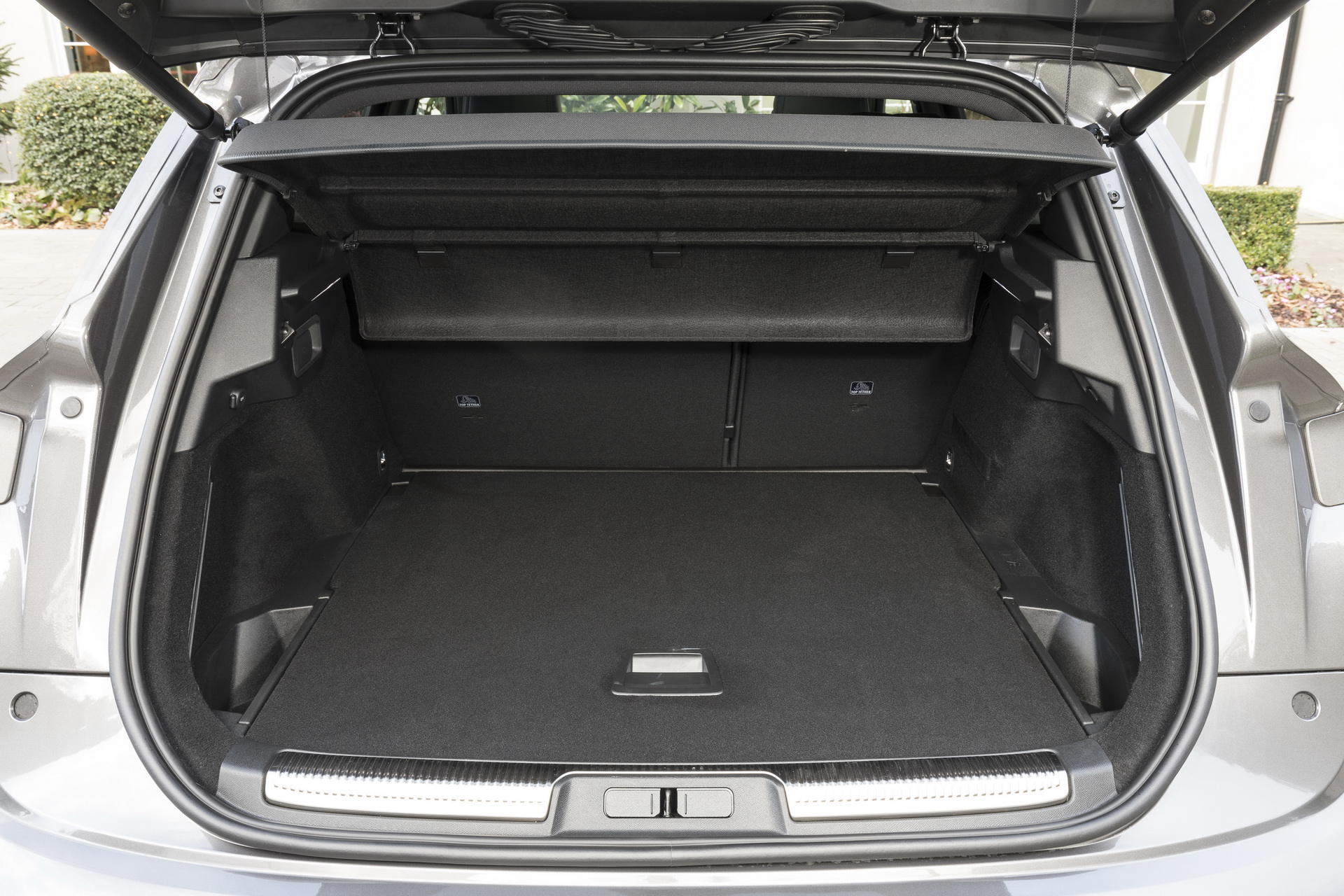 DS7- CROSSBACK-24 DS7 Crossback Arrives In The UK Ready To Steal The Show (50 Pics)