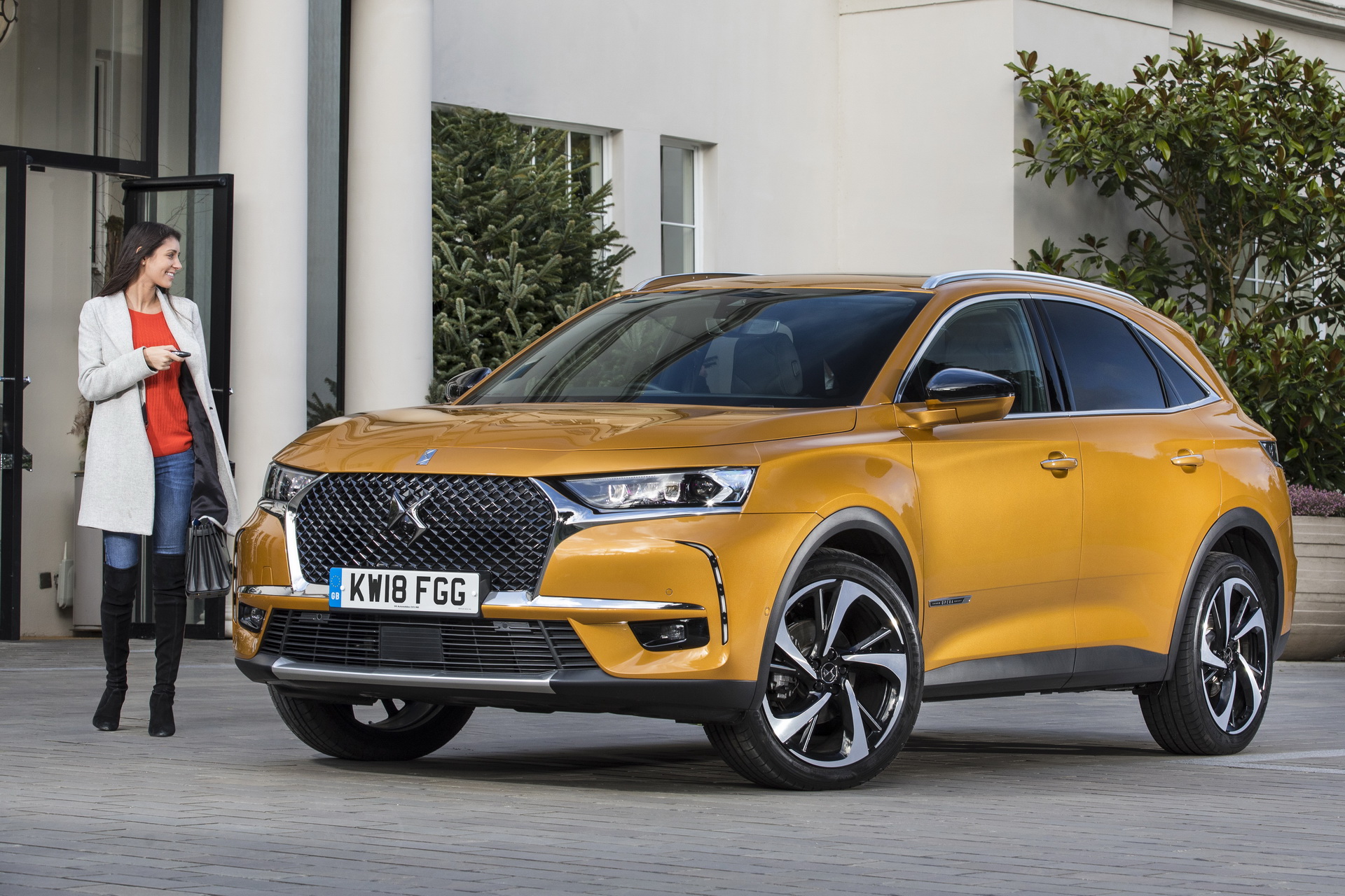 DS7- CROSSBACK-31 DS7 Crossback Arrives In The UK Ready To Steal The Show (50 Pics)