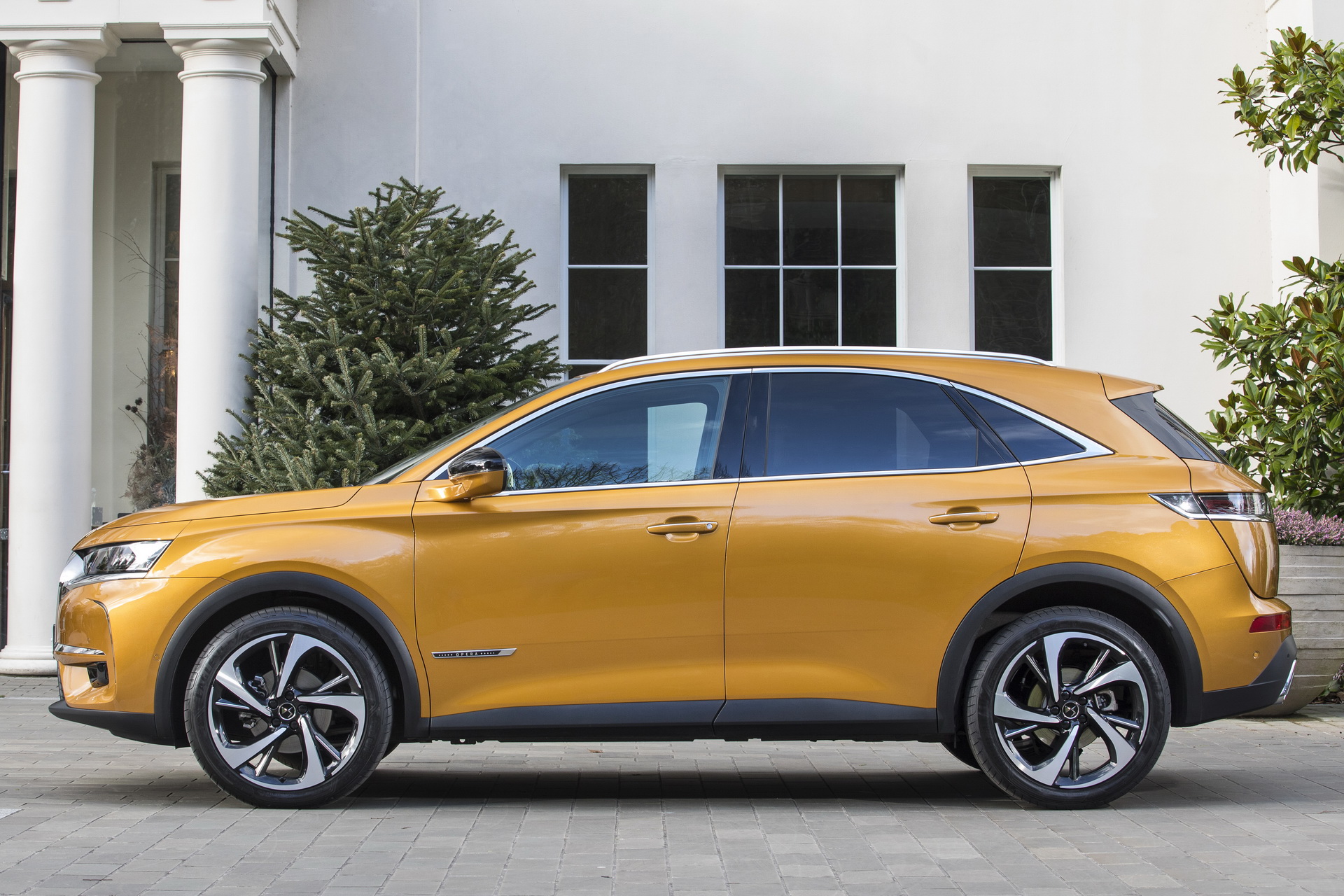 DS7- CROSSBACK-33 DS7 Crossback Arrives In The UK Ready To Steal The Show (50 Pics)
