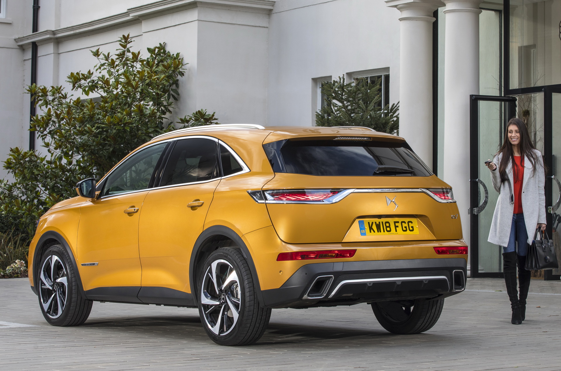 DS7- CROSSBACK-35 DS7 Crossback Arrives In The UK Ready To Steal The Show (50 Pics)