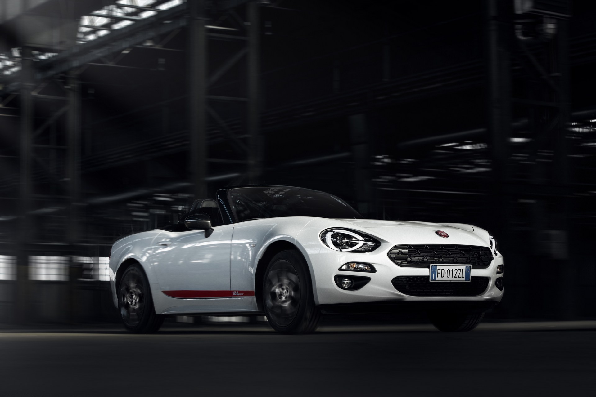 Fiat-Geneva-12 Fiat Styles Up 124 Spider With New S-Design Model