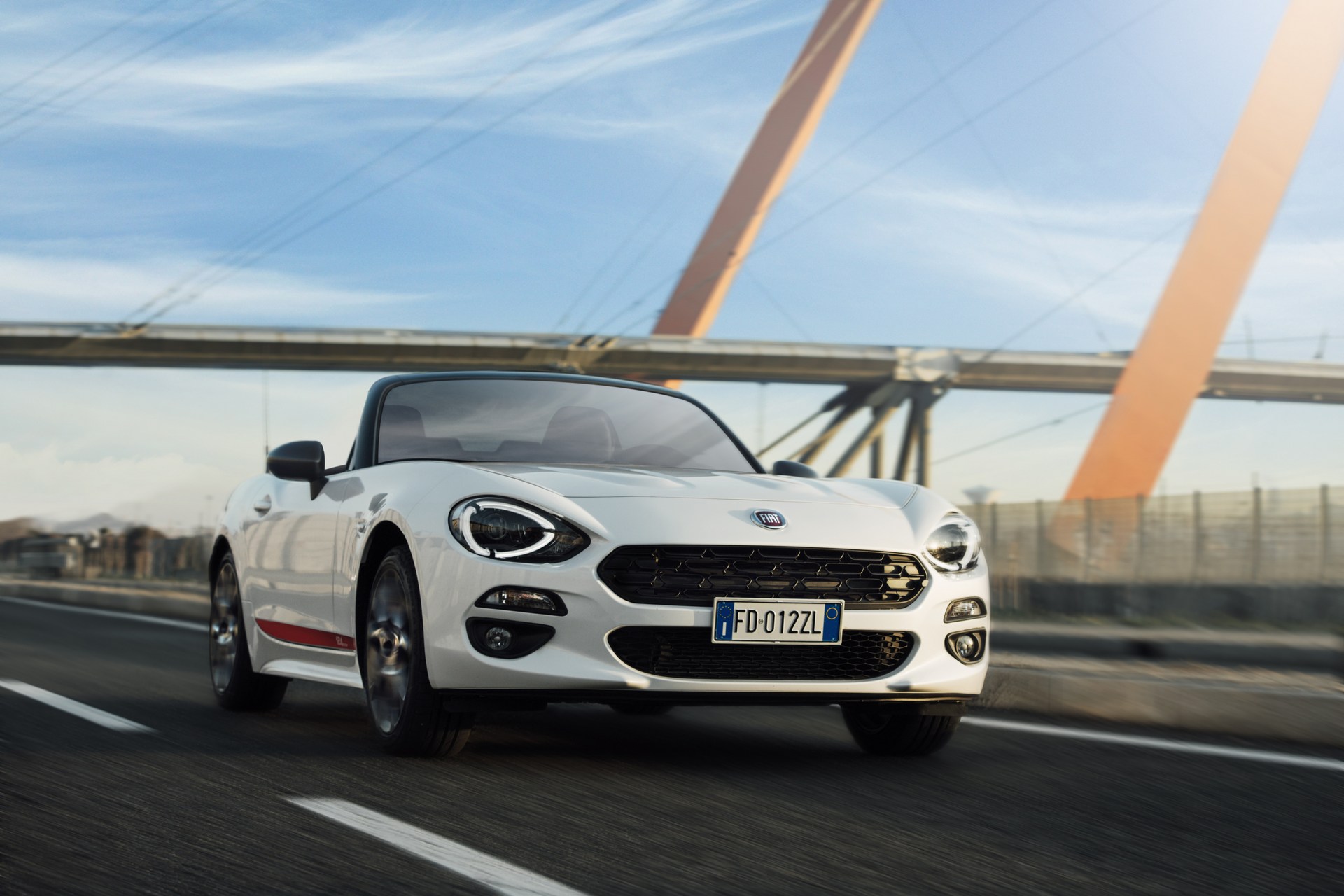 Fiat-Geneva-5 Fiat Styles Up 124 Spider With New S-Design Model