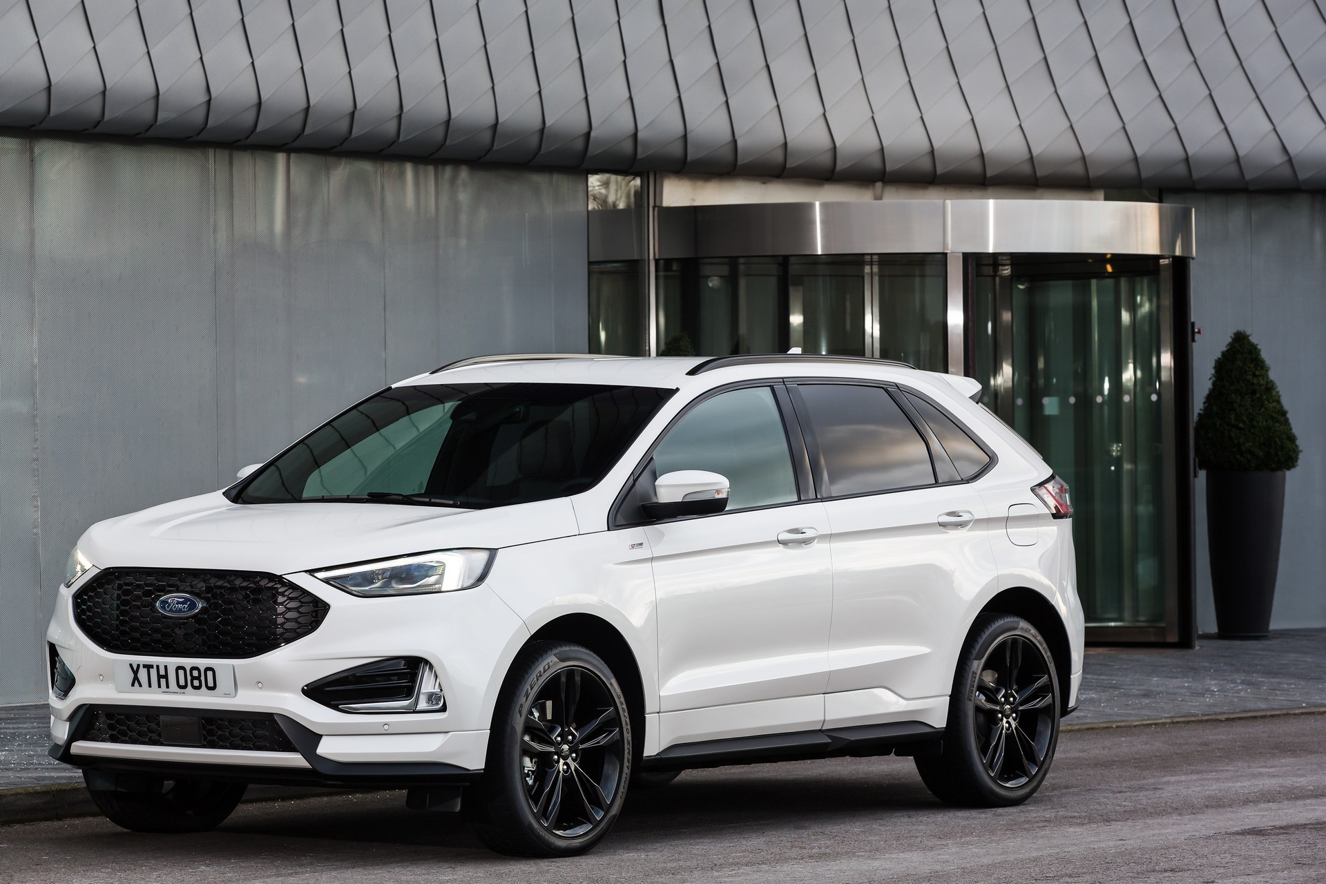 Ford-Edge-10 Facelifted Ford Edge Arrives In Europe With New 235HP Bi-Turbo Diesel