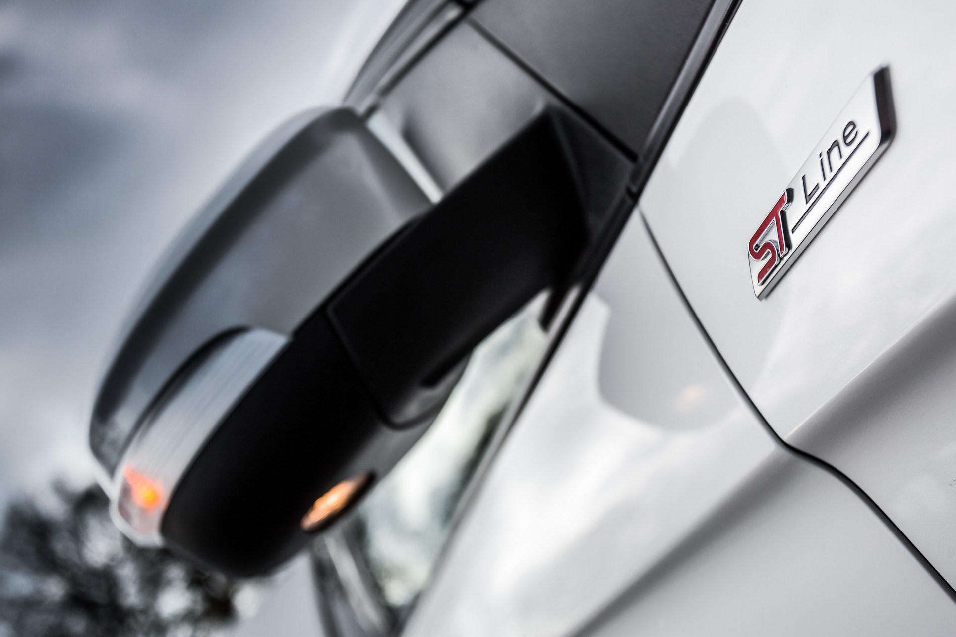 Ford-Edge-15 Facelifted Ford Edge Arrives In Europe With New 235HP Bi-Turbo Diesel