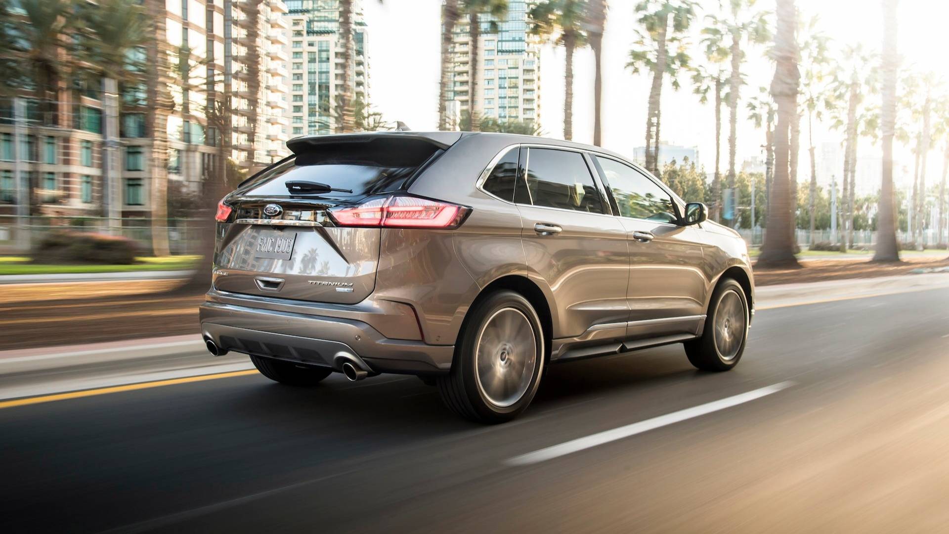 Ford-Edge-15 Ford Edge Titanium Elite Does Its Best Denali Impression