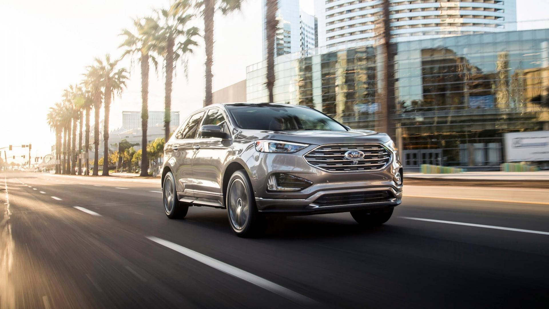 Ford-Edge-18 Ford Edge Titanium Elite Does Its Best Denali Impression