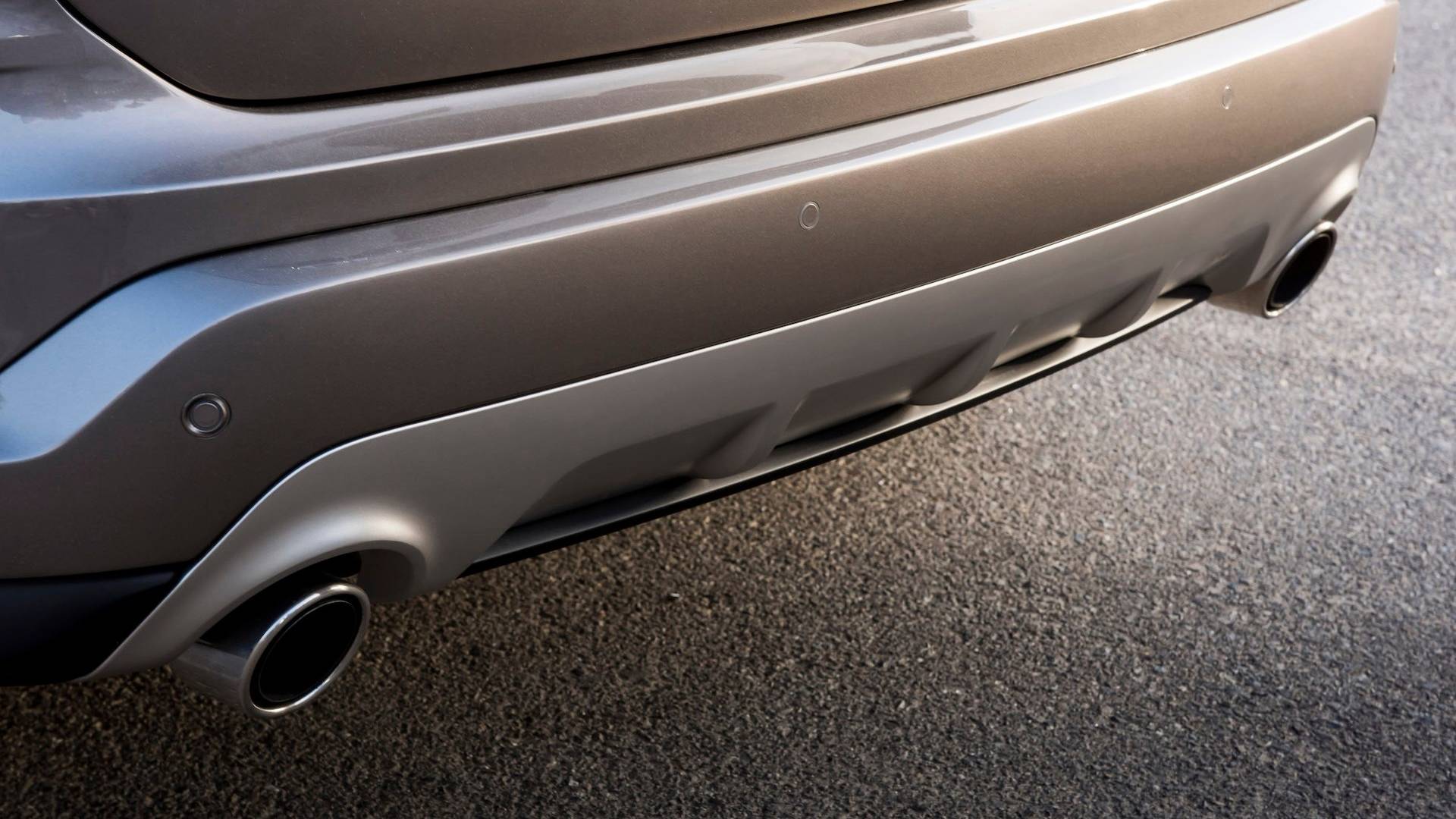 Ford-Edge-37 Ford Edge Titanium Elite Does Its Best Denali Impression