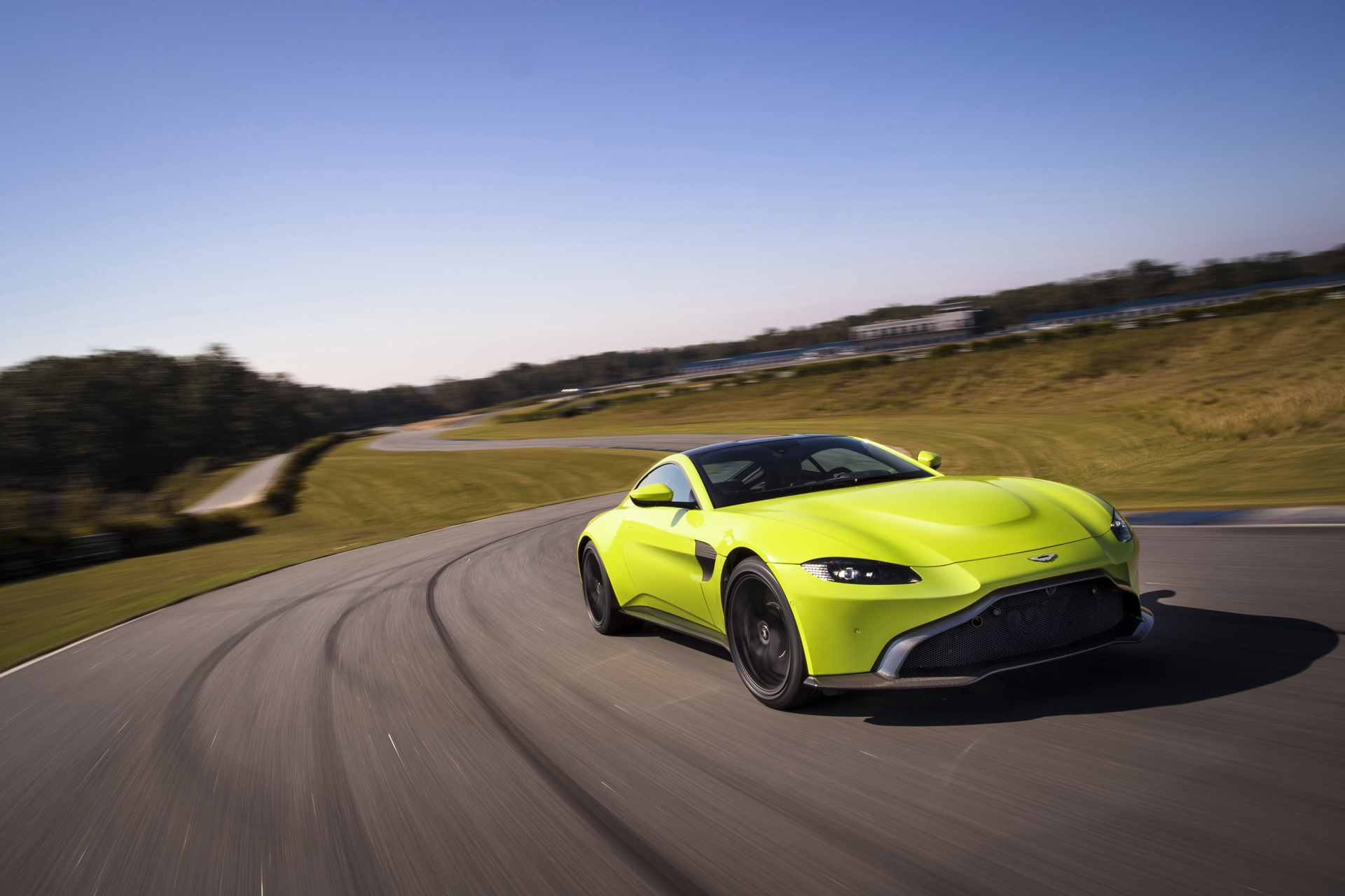 AM 6
Atlanta
September 2017
Photo: Drew Gibson Take A Hot Lap With An F1 Driver In An Aston Vantage Or McLaren 720S