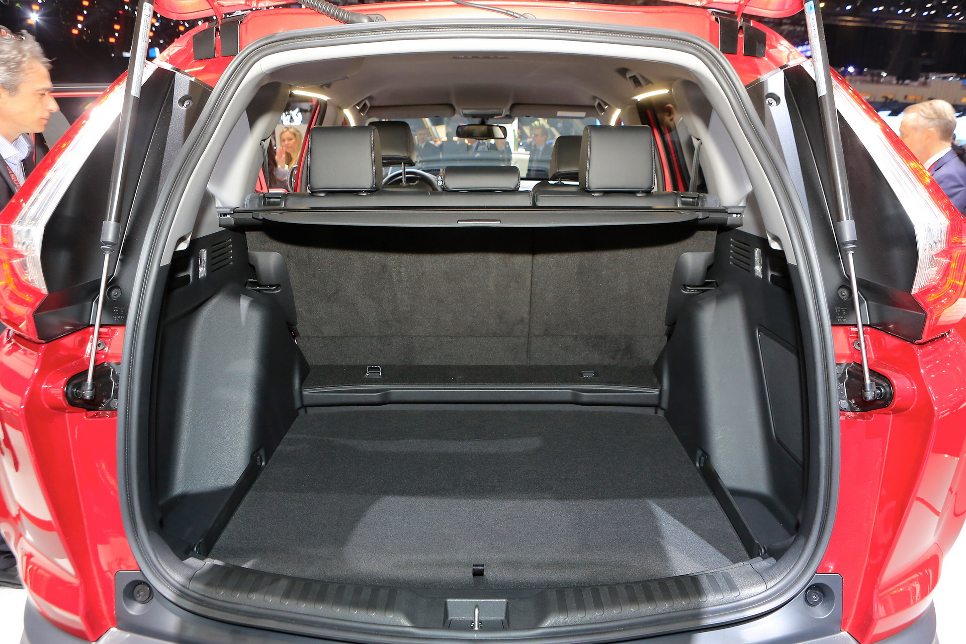 Honda-CR-V-Euro-1 Euro-Spec 2018 Honda CR-V Arrives With Hybrid And 7-Seat Options