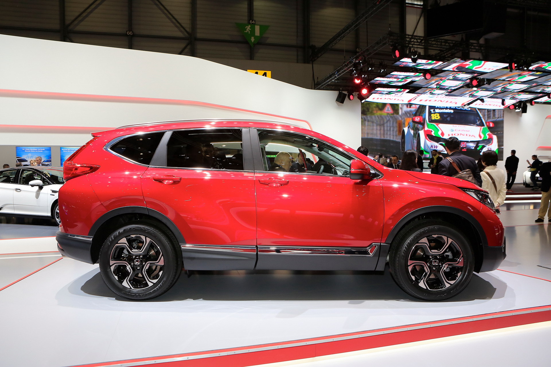 Honda-CR-V-Euro-3 Euro-Spec 2018 Honda CR-V Arrives With Hybrid And 7-Seat Options