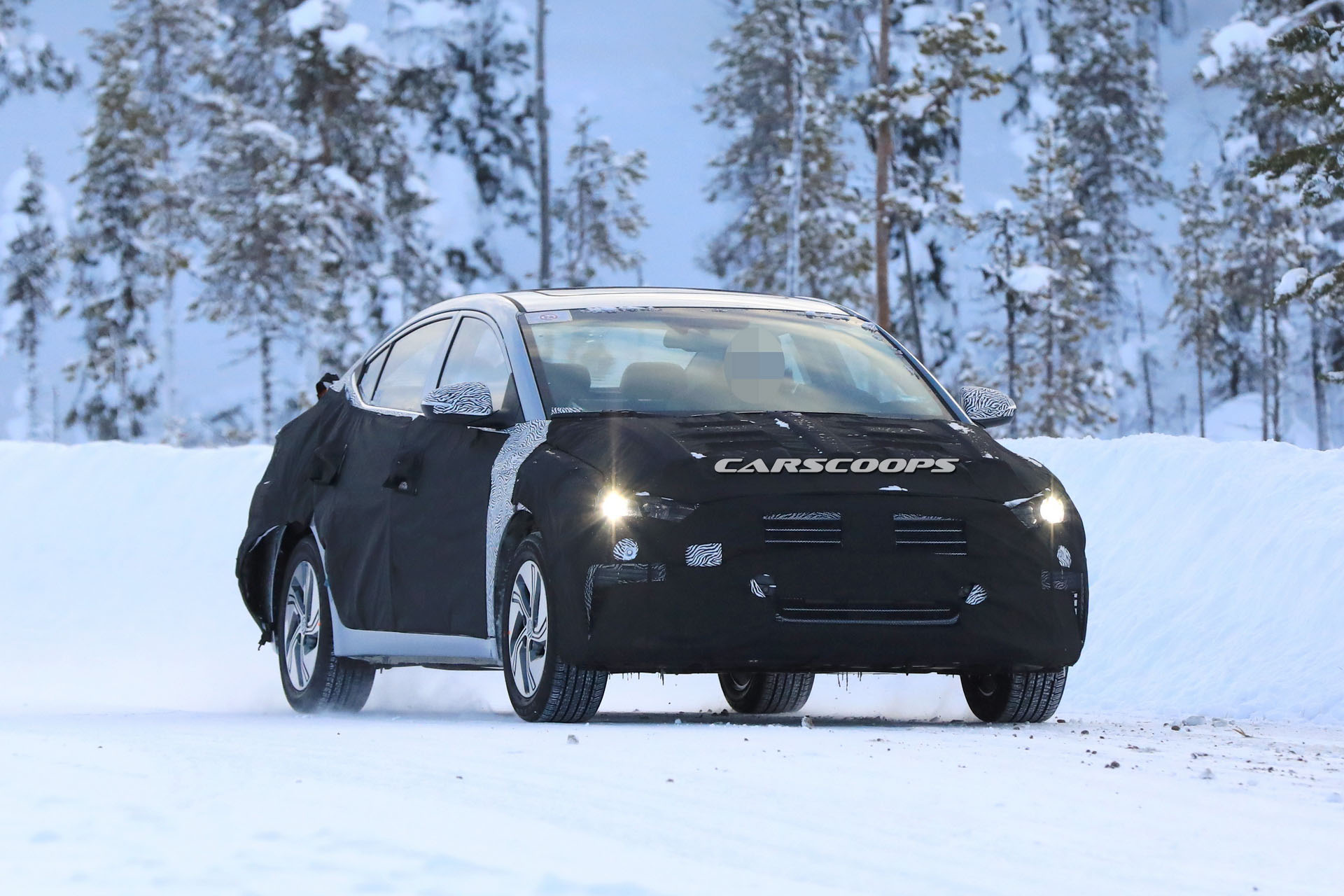 Hyundai-Elantra-EV-02 Is This An All-Electric Hyundai Elantra?