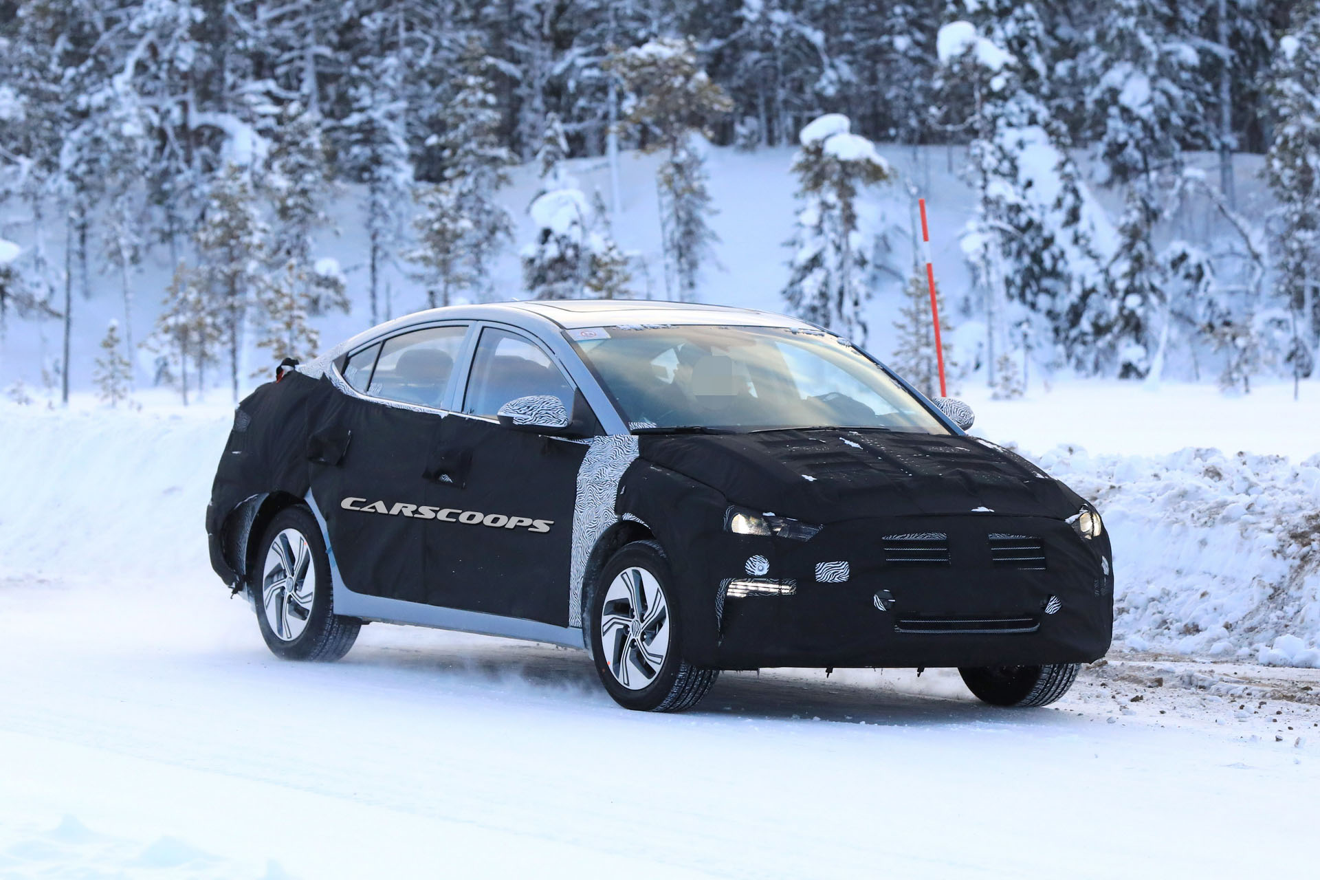 Hyundai-Elantra-EV-04 Is This An All-Electric Hyundai Elantra?