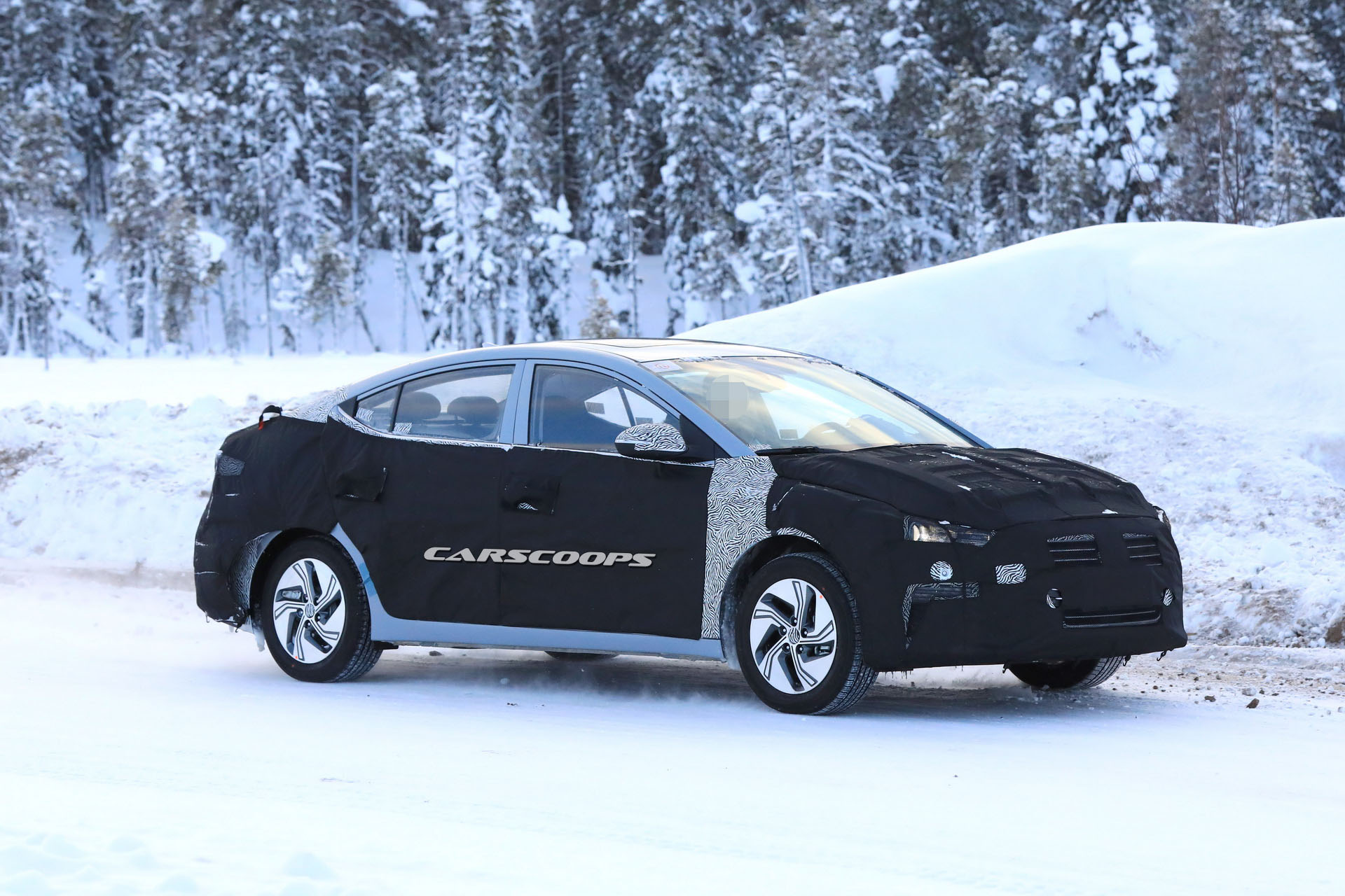 Hyundai-Elantra-EV-05 Is This An All-Electric Hyundai Elantra?