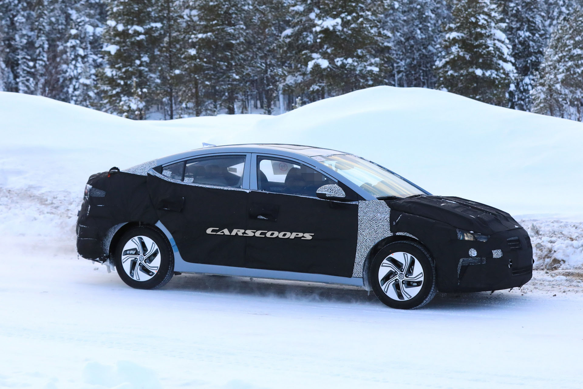 Hyundai-Elantra-EV-07 Is This An All-Electric Hyundai Elantra?