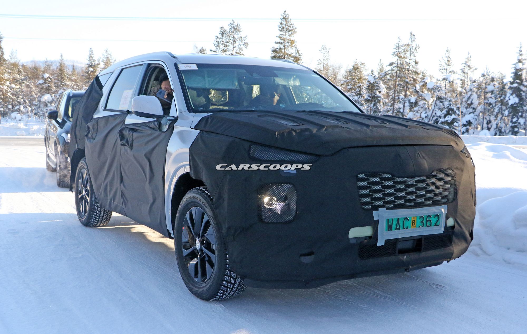 Hyundai-Full-Size-SUV-Spy-Shots-12 Hyundai’s Full-Size SUV Is A Santa Fe On Growth Hormones
