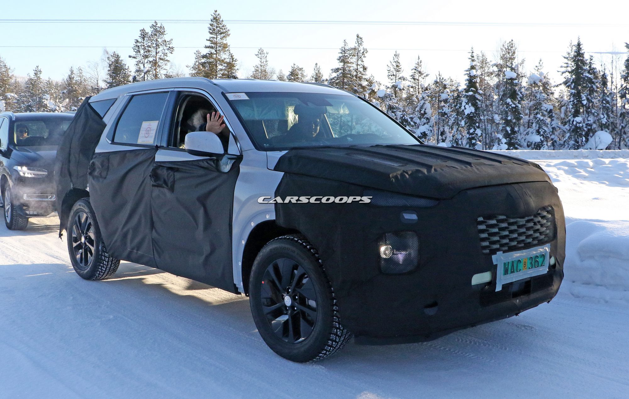 Hyundai-Full-Size-SUV-Spy-Shots-13 Hyundai’s Full-Size SUV Is A Santa Fe On Growth Hormones