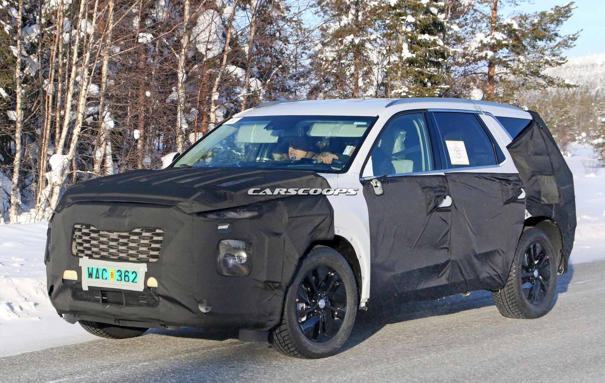 Hyundai-Full-Size-SUV-Spy-Shots-4 Hyundai’s Full-Size SUV Is A Santa Fe On Growth Hormones