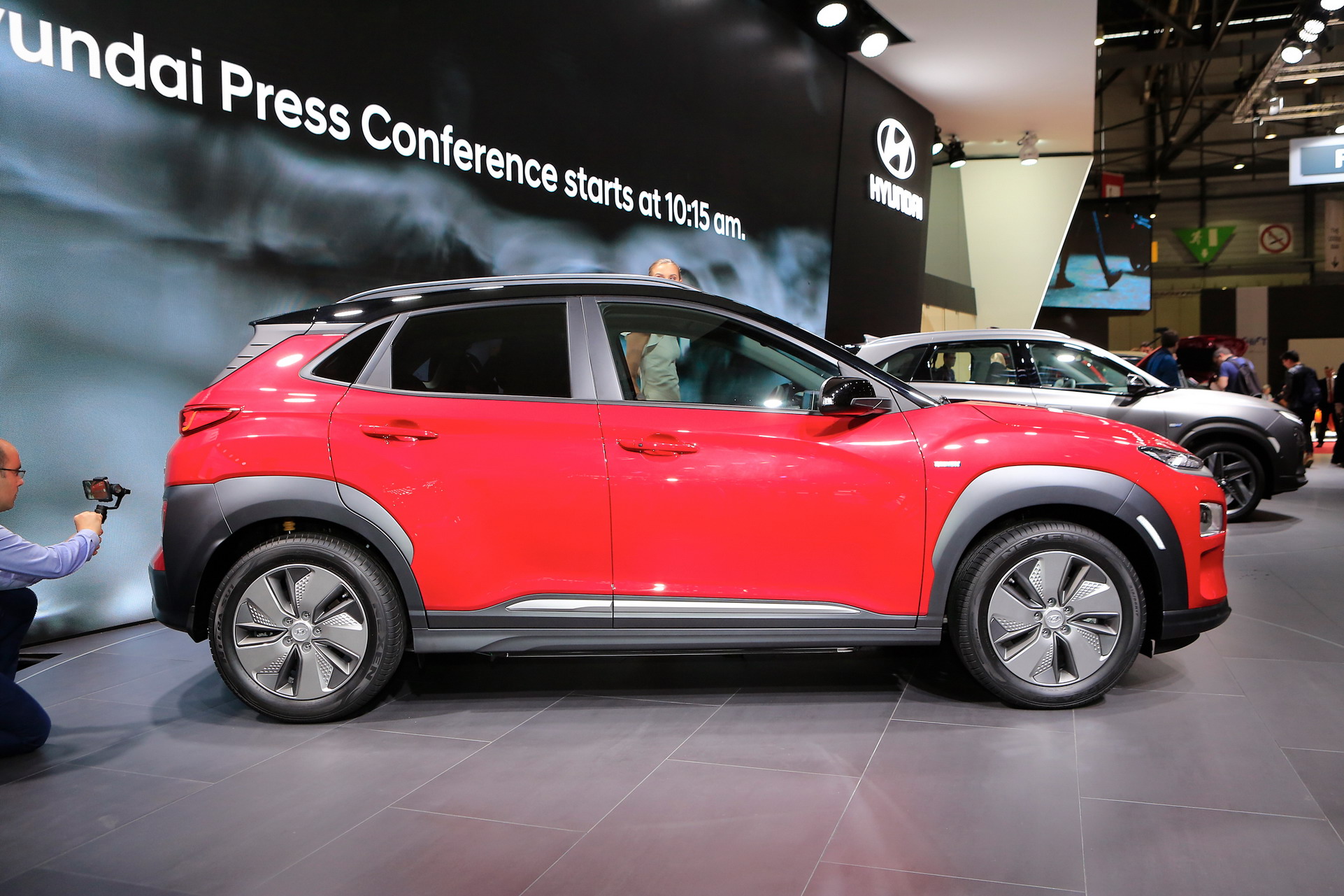Hyundai-Kona-EV-3 Hyundai Kona Electric Has 204 Horses And Up To 292 Miles Of Range