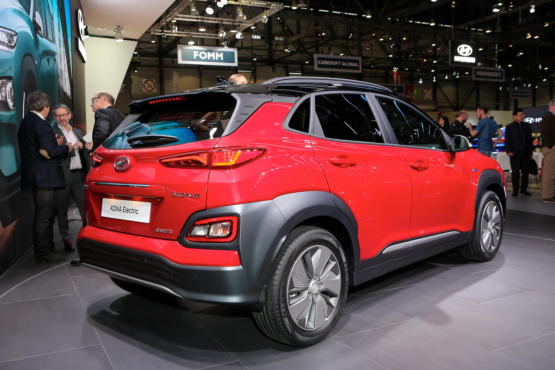 Hyundai-Kona-EV-4 Hyundai Kona Electric Has 204 Horses And Up To 292 Miles Of Range