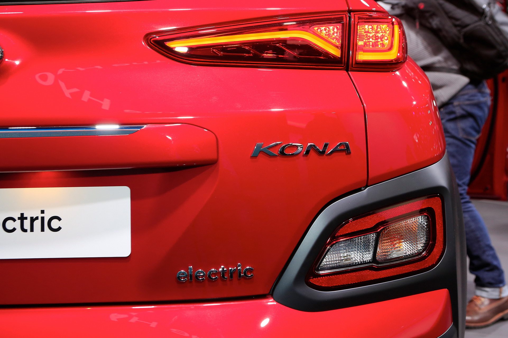 Hyundai-Kona-EV-6 Hyundai Kona Electric Has 204 Horses And Up To 292 Miles Of Range