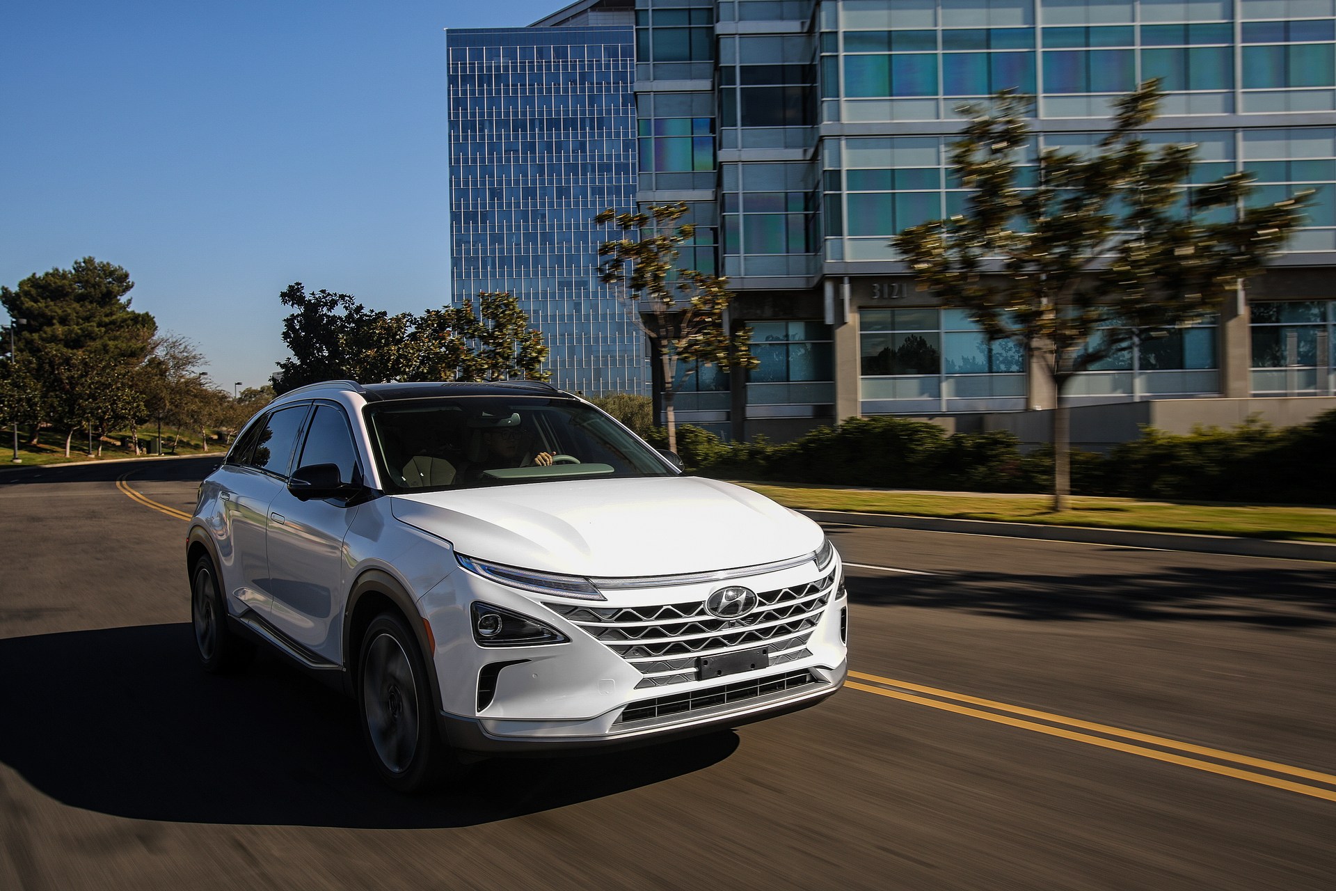 Hyundai-NEXO-7 Hyundai NEXO Has The Longest Range Of Any FCV