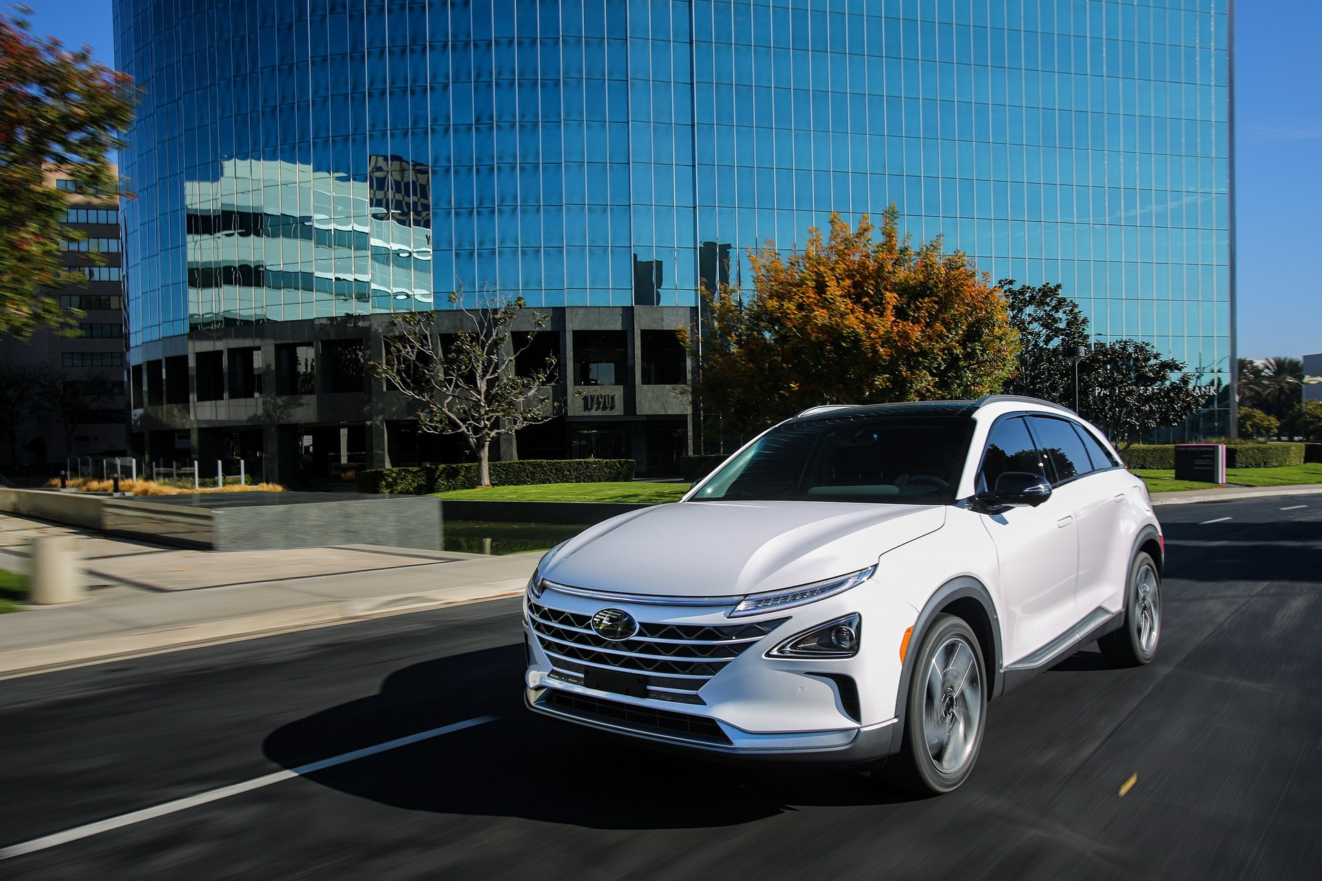 Hyundai-NEXO-8 Hyundai NEXO Has The Longest Range Of Any FCV