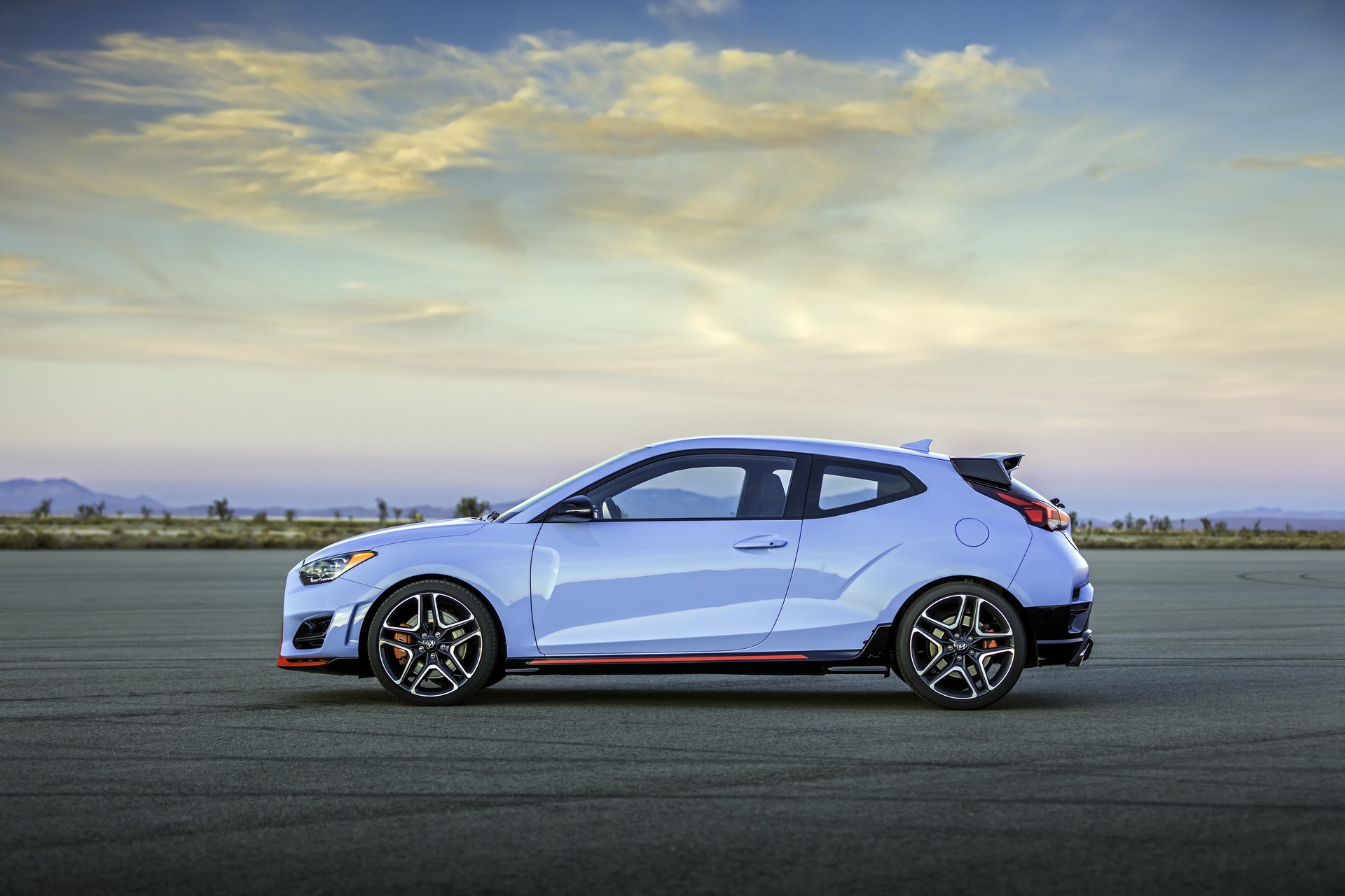Hyundai-Veloster-N-12 Hear The 2019 Hyundai Veloster N Crackle To Life