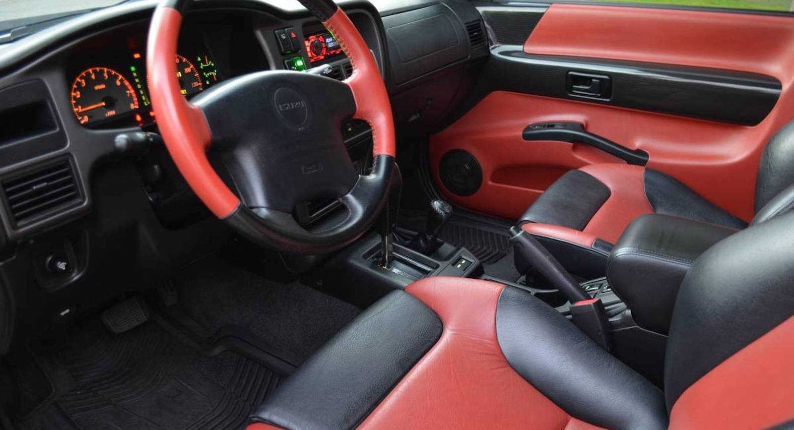 Isuzu Vehicross Ironman Edition Isuzu Vehicross Ironman Edition Could Be Your Budget G500 4×4² Alternative