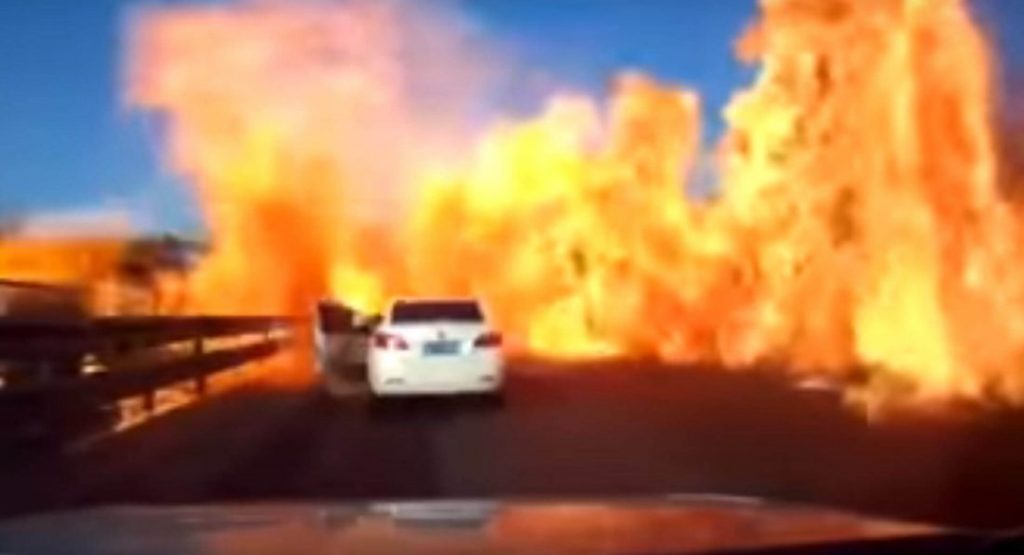 LPG Leak Sets Chinese Highway Ablaze