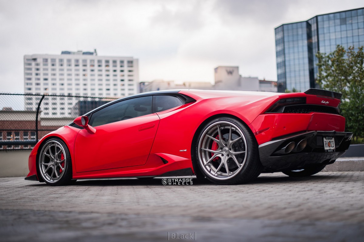 Lamborghini-Huracan-Strasse-Wheels-16 Lamborghini Huracan Looks Delicious In Rosso Corsa, Even Better With Those Rims