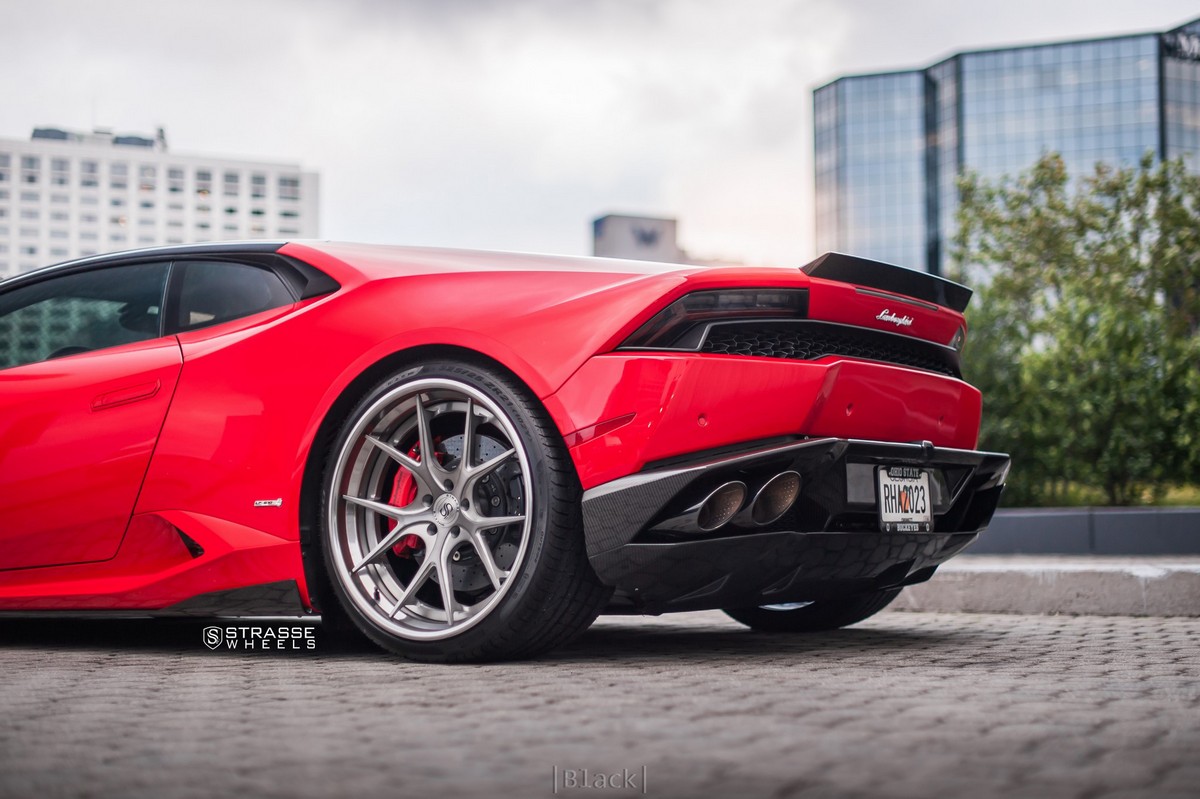 Lamborghini-Huracan-Strasse-Wheels-17 Lamborghini Huracan Looks Delicious In Rosso Corsa, Even Better With Those Rims