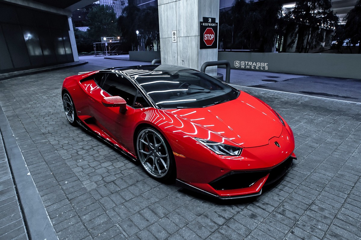 Lamborghini-Huracan-Strasse-Wheels-5 Lamborghini Huracan Looks Delicious In Rosso Corsa, Even Better With Those Rims