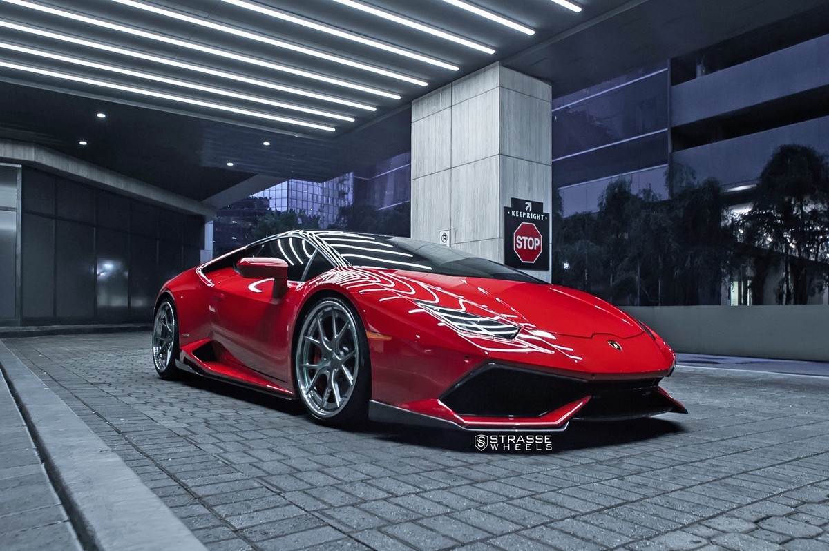 Lamborghini-Huracan-Strasse-Wheels-6 Lamborghini Huracan Looks Delicious In Rosso Corsa, Even Better With Those Rims