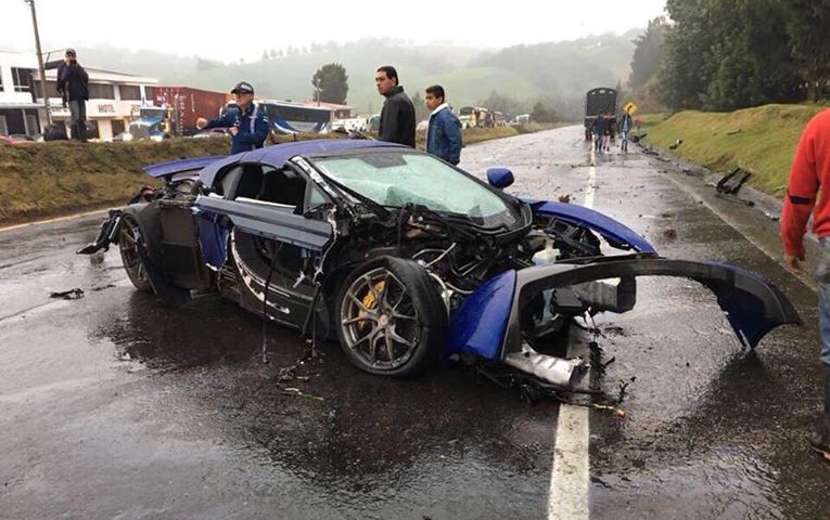 McLaren-Mercedes-Porsche-Toyotra-Colombia-Crash-1 McLaren 650S, Mercedes-AMG GT S, And Porsche Boxster Crash In Colombia