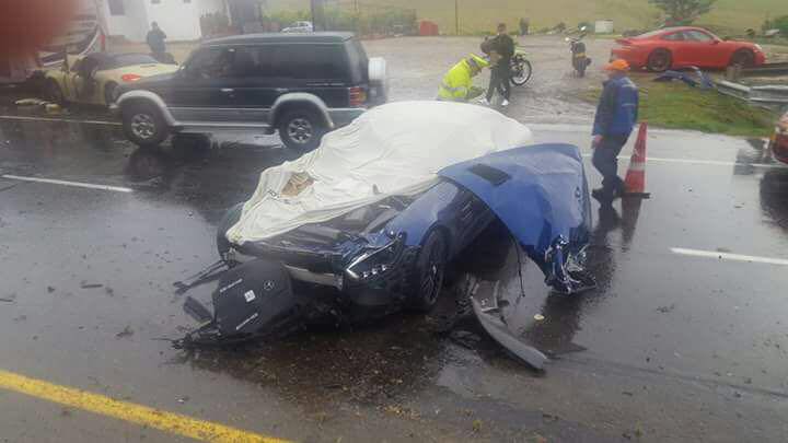 McLaren-Mercedes-Porsche-Toyotra-Colombia-Crash-8 McLaren 650S, Mercedes-AMG GT S, And Porsche Boxster Crash In Colombia