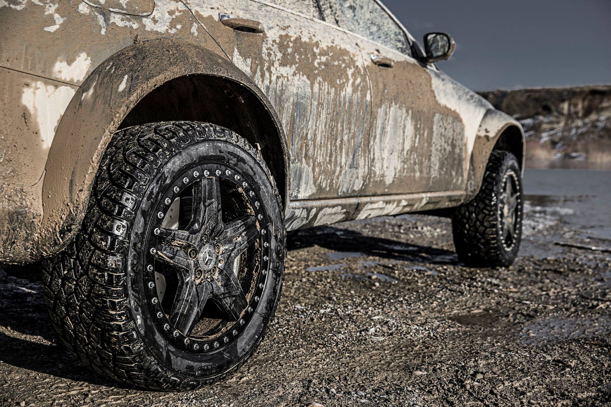 Mercedes-E-Class-All-Terrain-4x42-2 Is Mercedes’ E-Class All-Terrain 4×4² Prototype As Badass As It Looks?