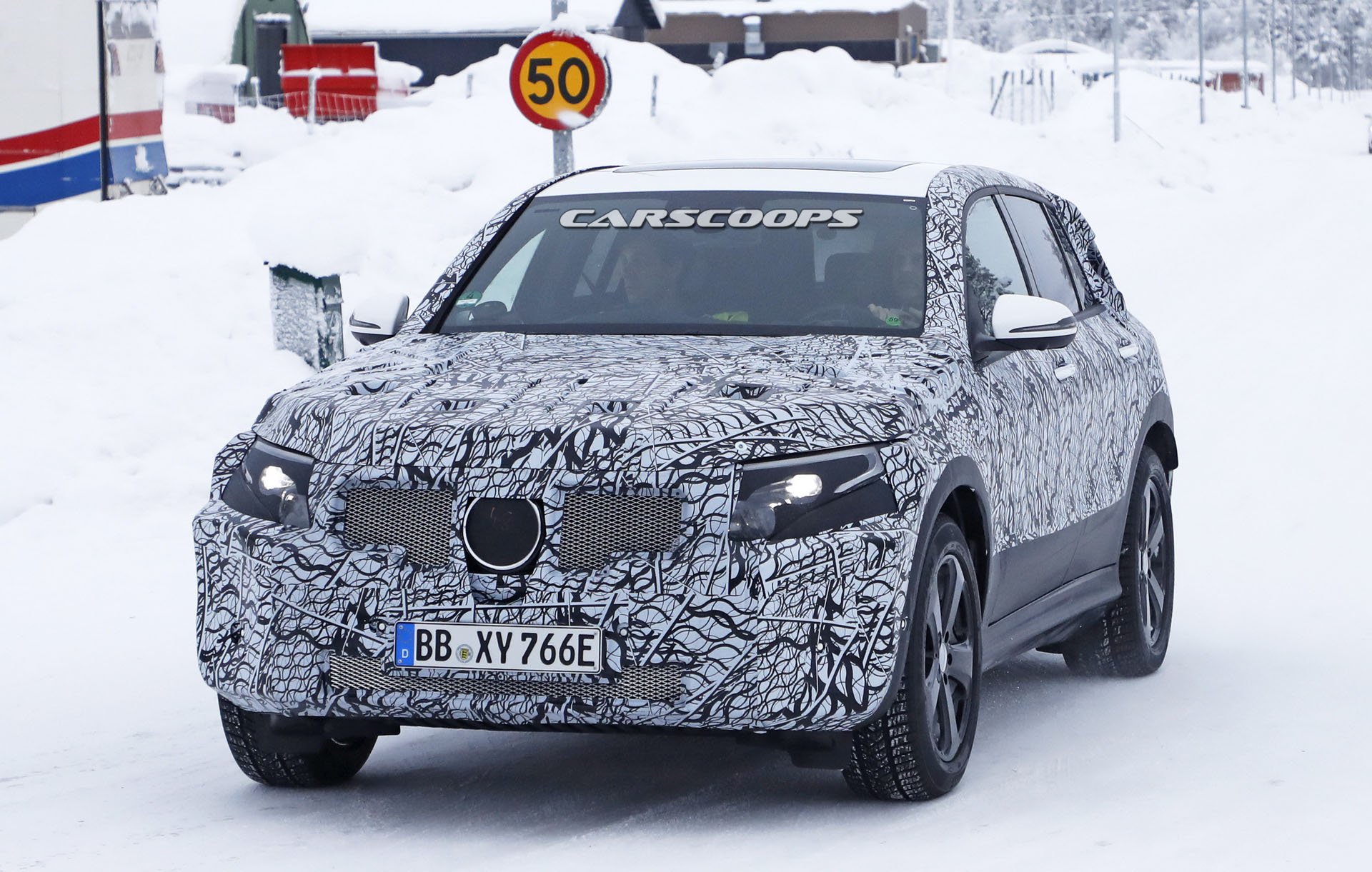 Mercedes-EQC-2 Electric Mercedes EQ C SUV Coming In 2019 With Over 300 Miles Of Range