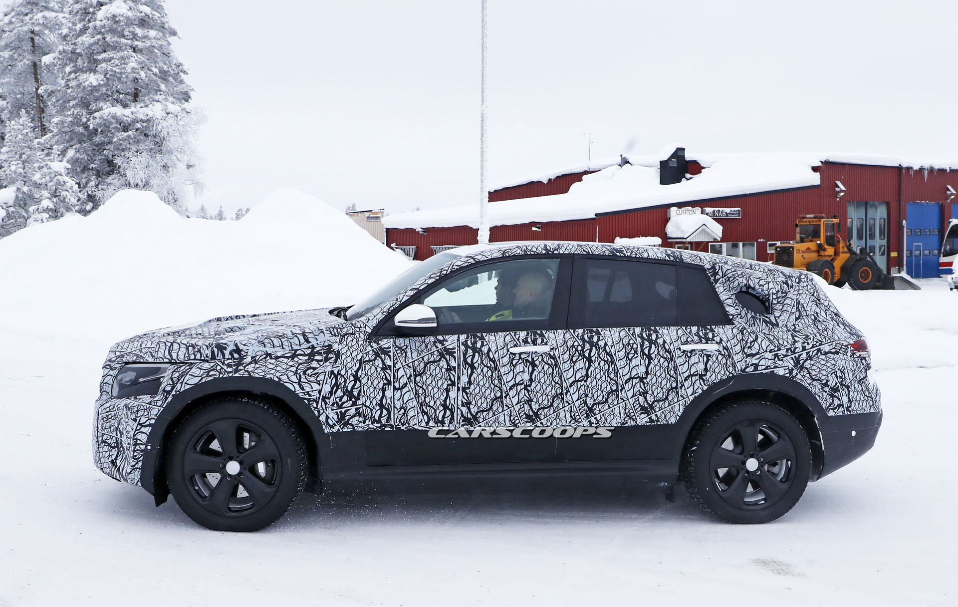 Mercedes-EQC-7 Mercedes EQ C To Bow In Geneva Alongside A V6-Powered X-Class